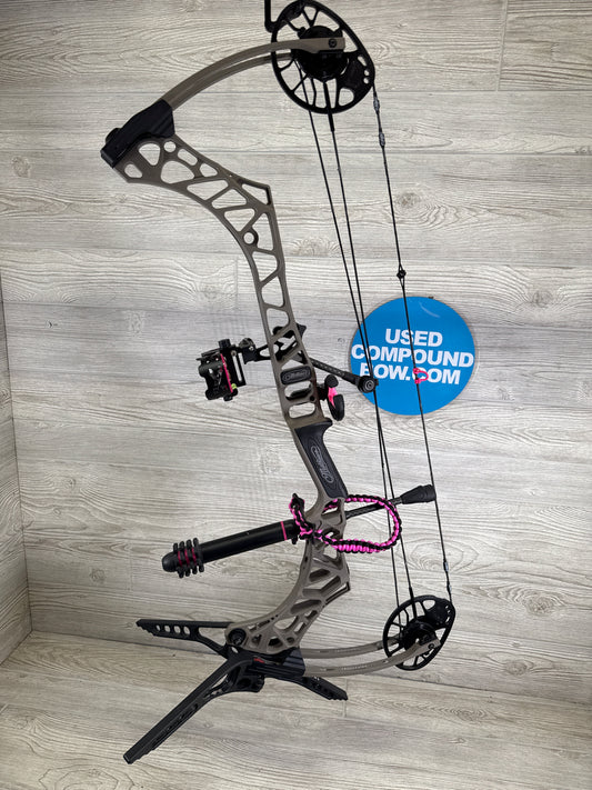 Mathews Prima Granite RH bow Package 40# Loaded
