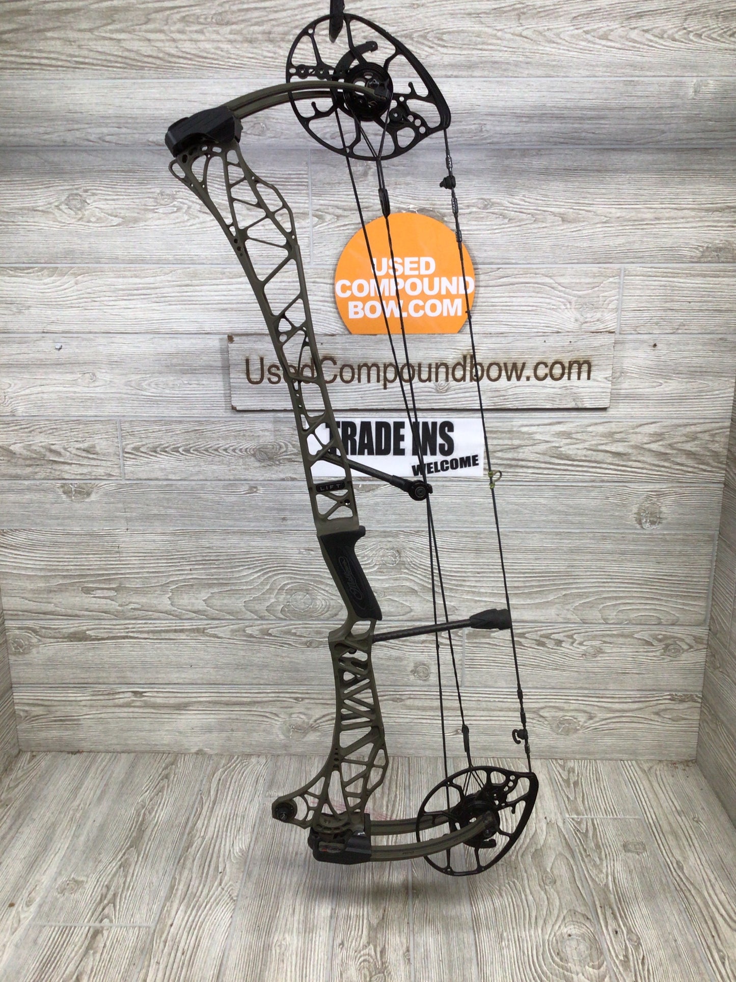 Used Mathews Lift 33 RH Ambush Green 28.5/70#