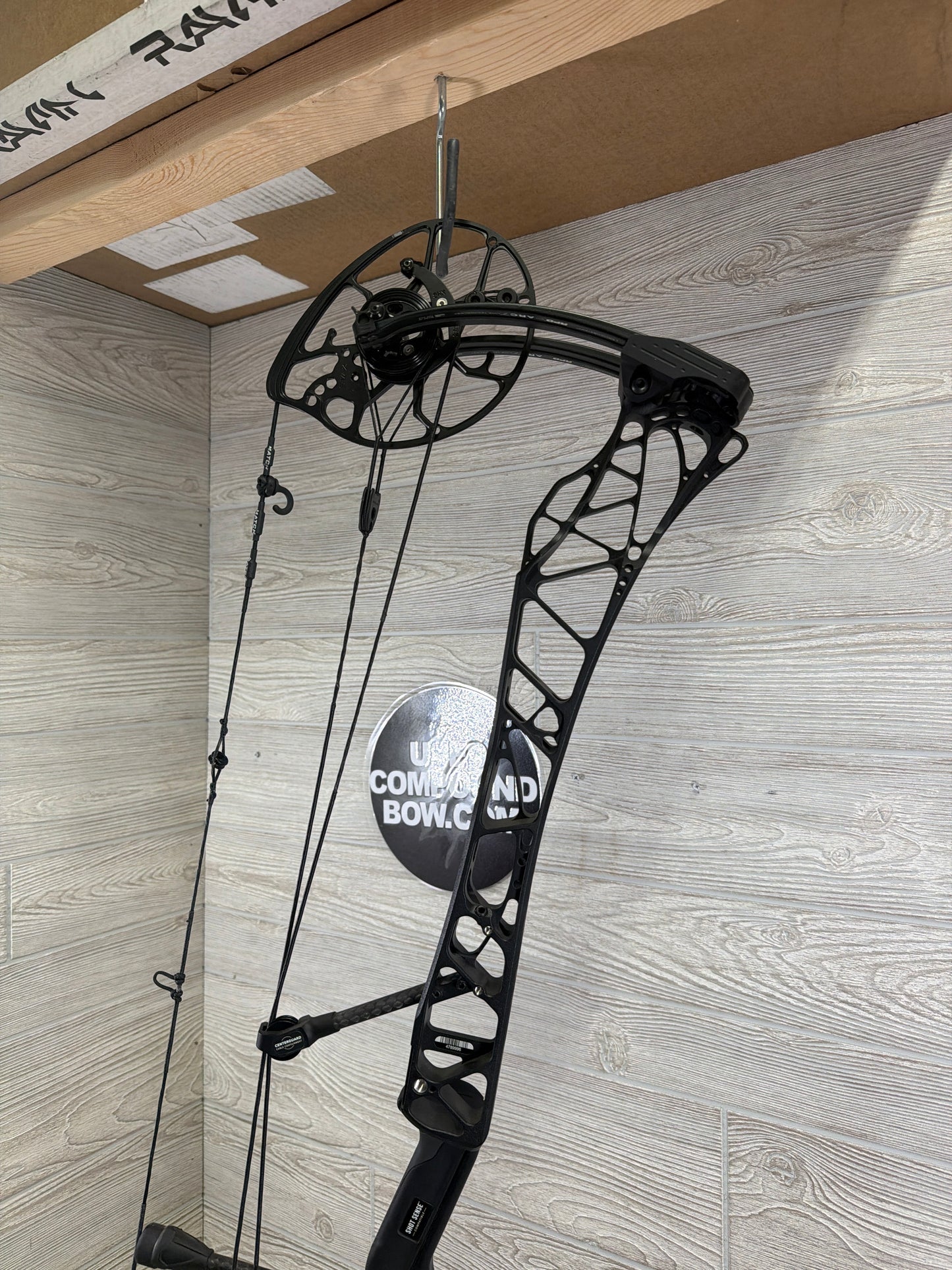 Used Mathews Lift X 33 RH Black Bow