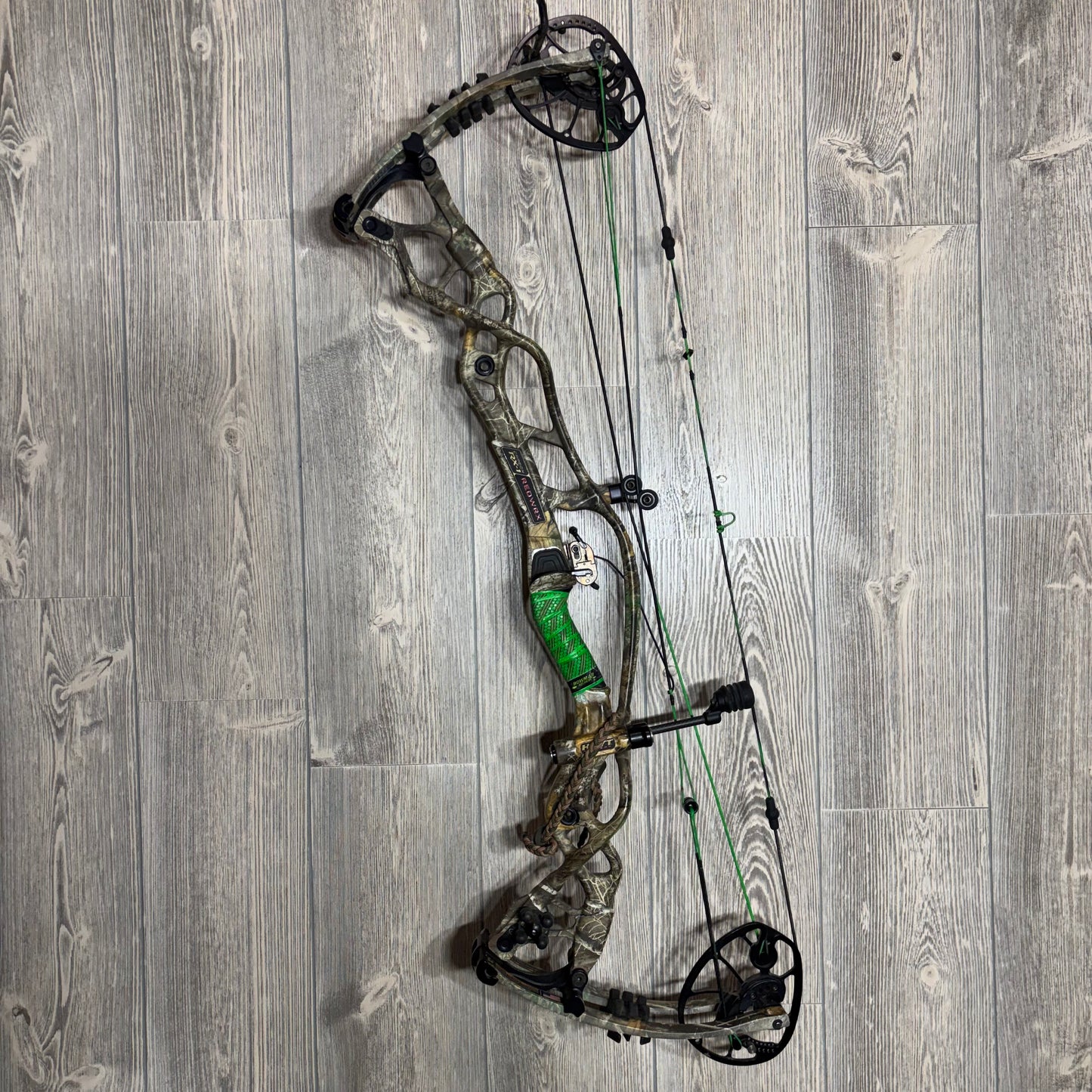 Used Hoyt Carbon RX-1 Ultra 28-31" 60-70lbs RH Realtree Edge with QAD Rest