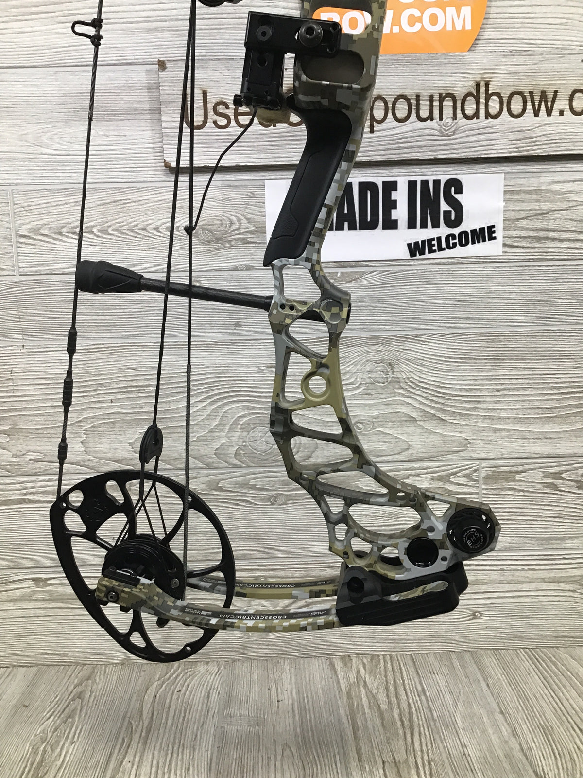 Used Mathews Vertix RH Sitka Elevated II 30"/70LBS