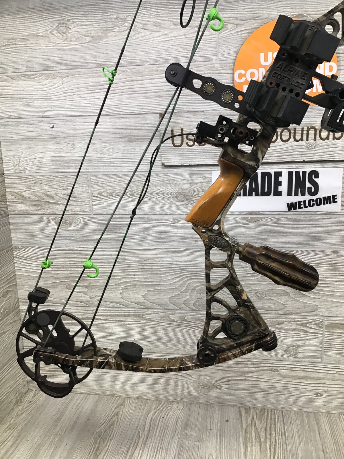 Mathews DXT right hand hunt ready package 60-70# 25"