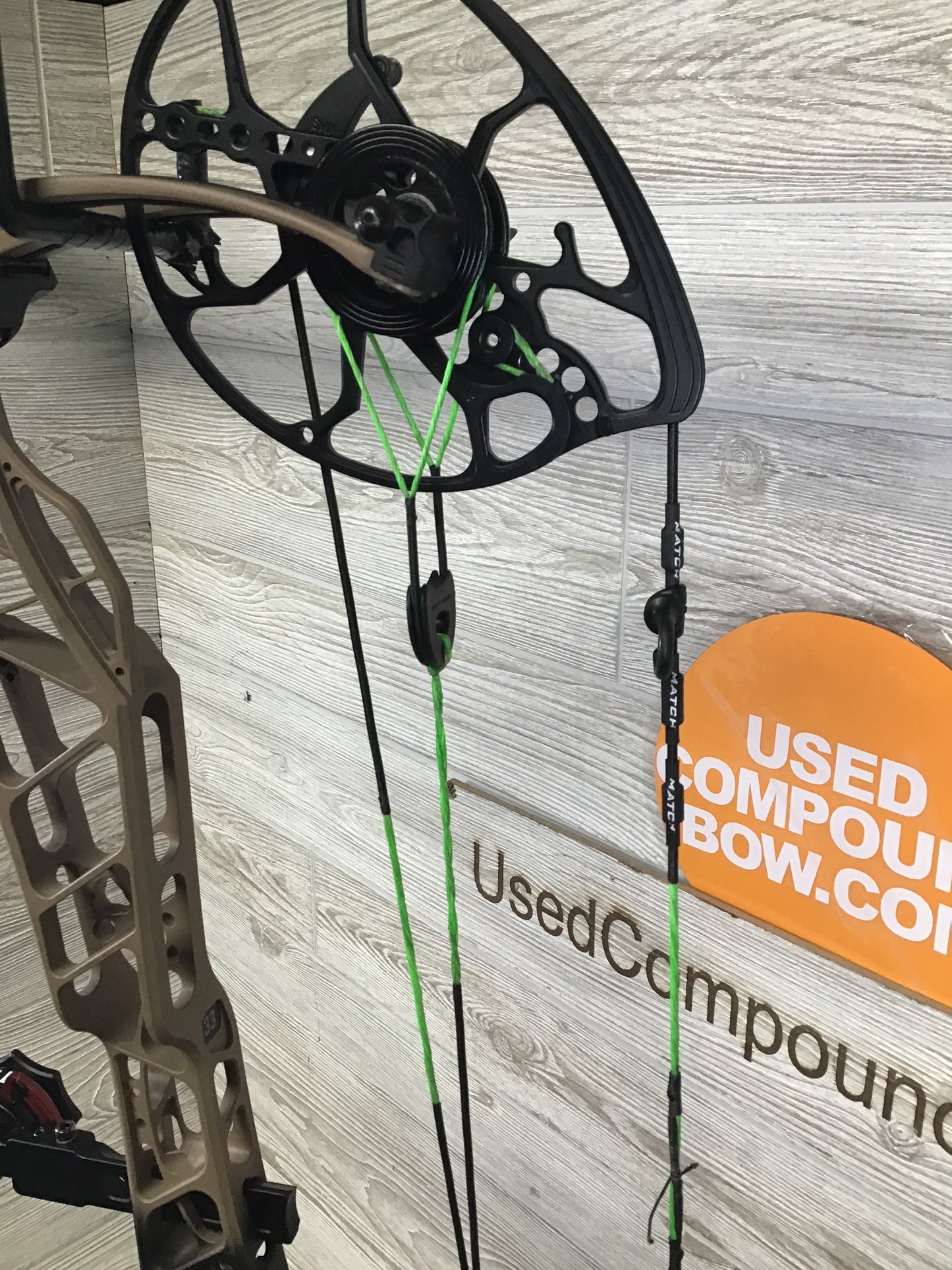 Used Mathews Lift 33 RH Earth Fade to Black Loaded Package