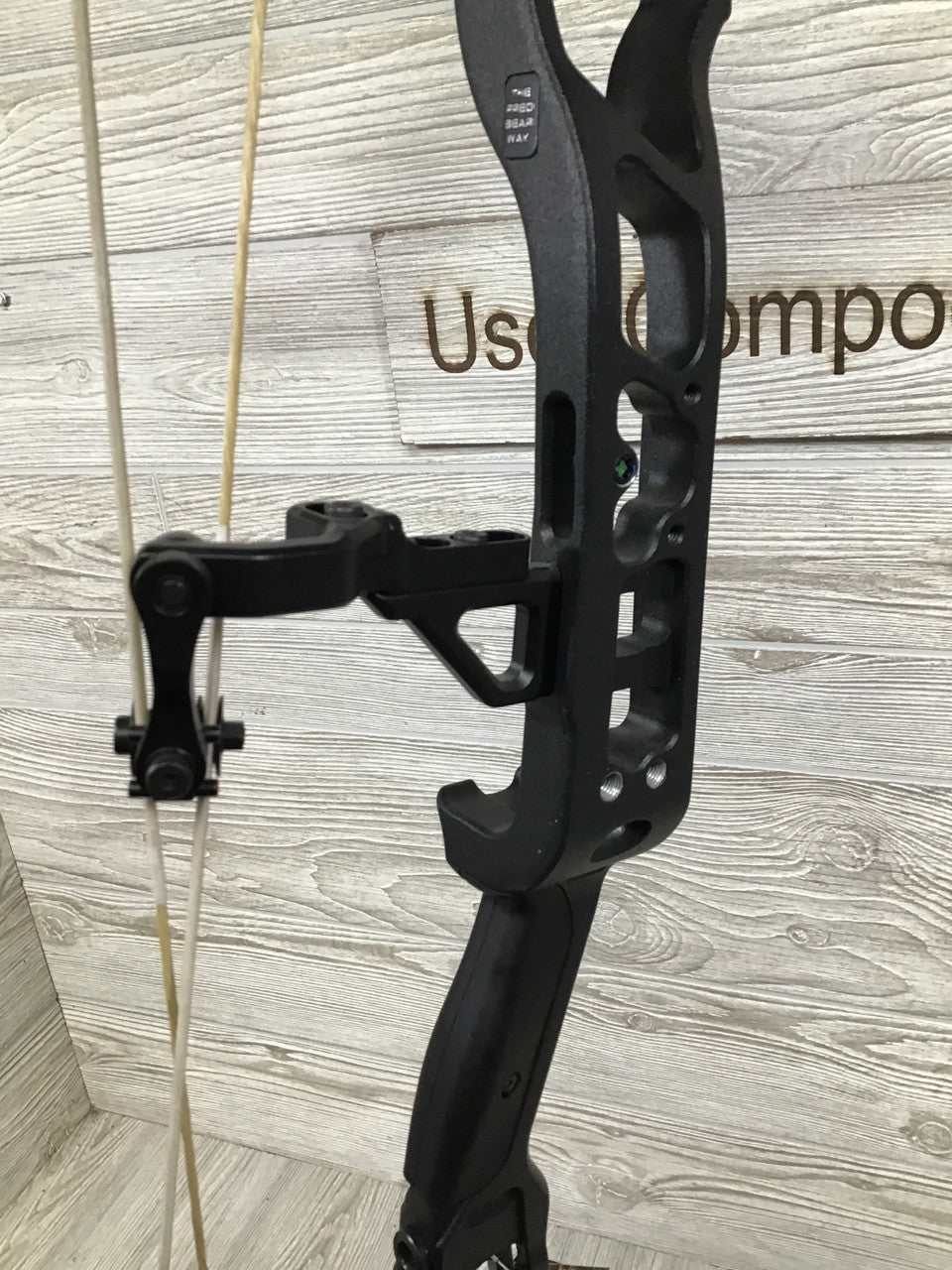 Bear Execute 32 RH 70lb Black Riser/Throwback Limbs Bow