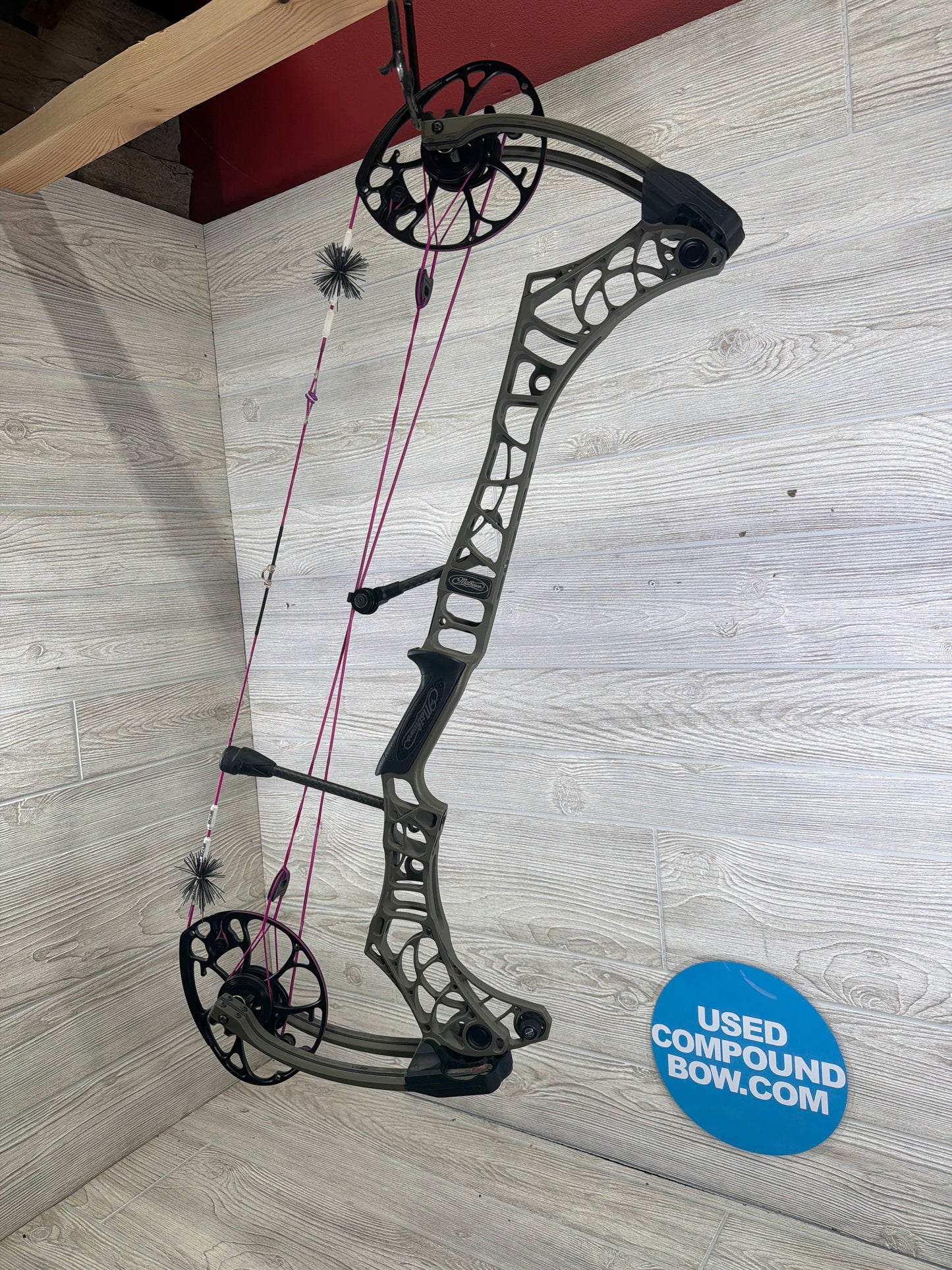 Used mathews Phase 4 29 Left Hand 29" 70lb Green Ambush Bow