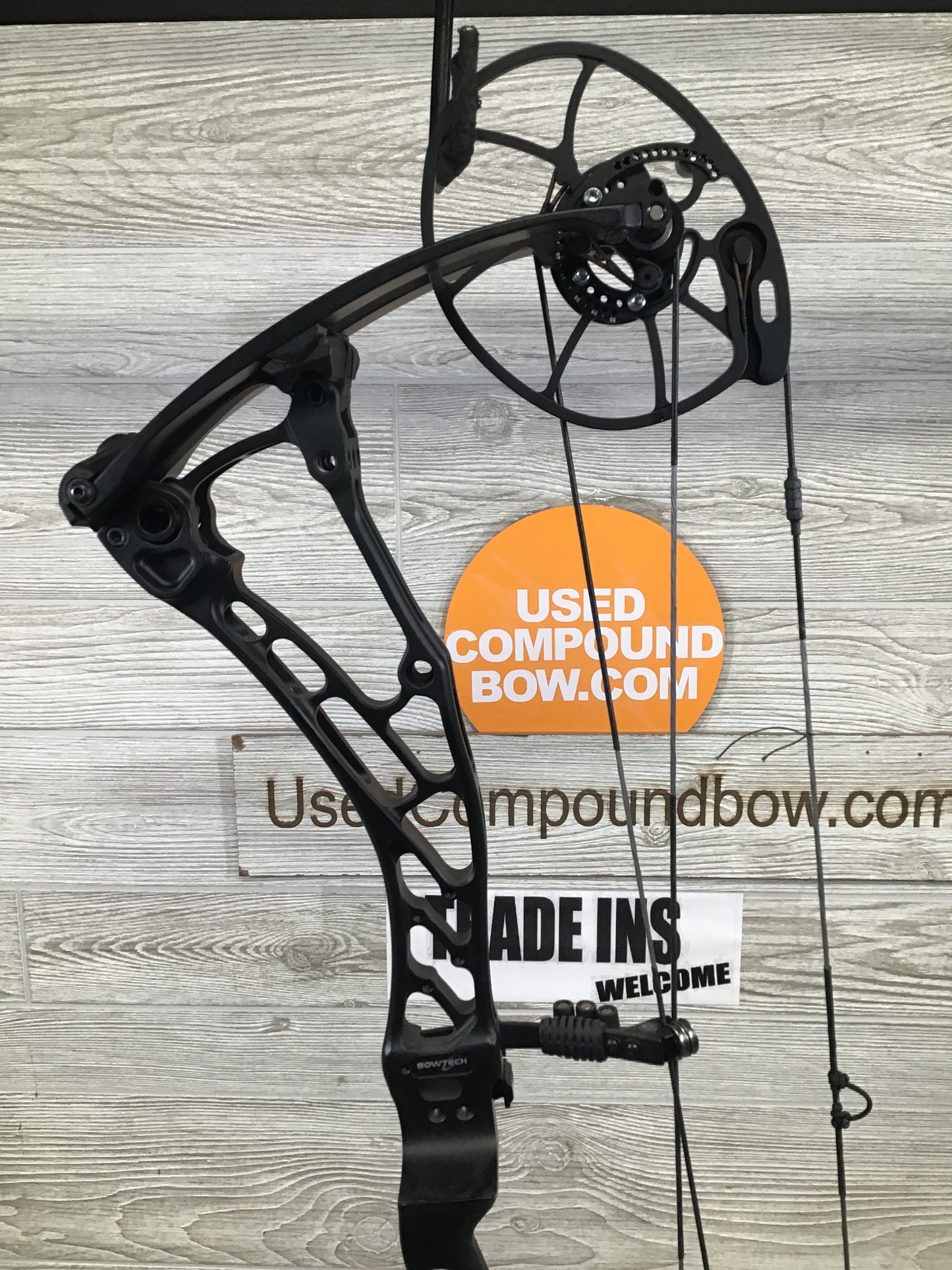 Bowtech Solution LS Right Hand Black 50-60#