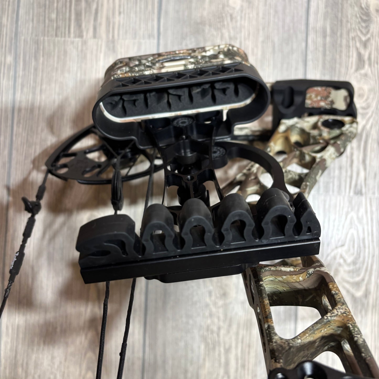 Used Mathews V3 31 Right Hand First Lite Package