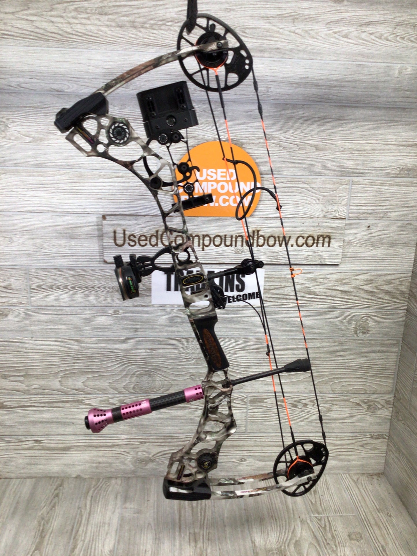 Mathews Avail RH Lost XD camo bow package