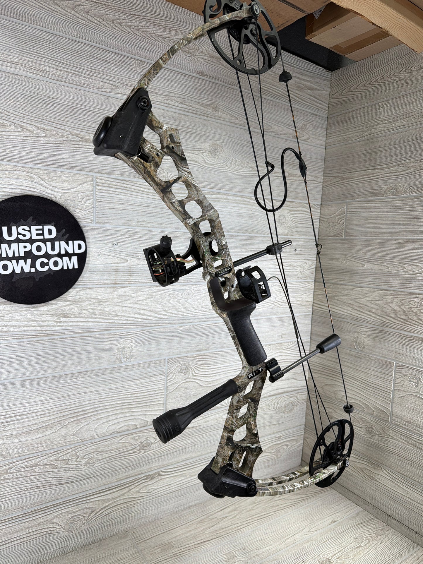 Mission Riot Right handed youth/adjustable package.