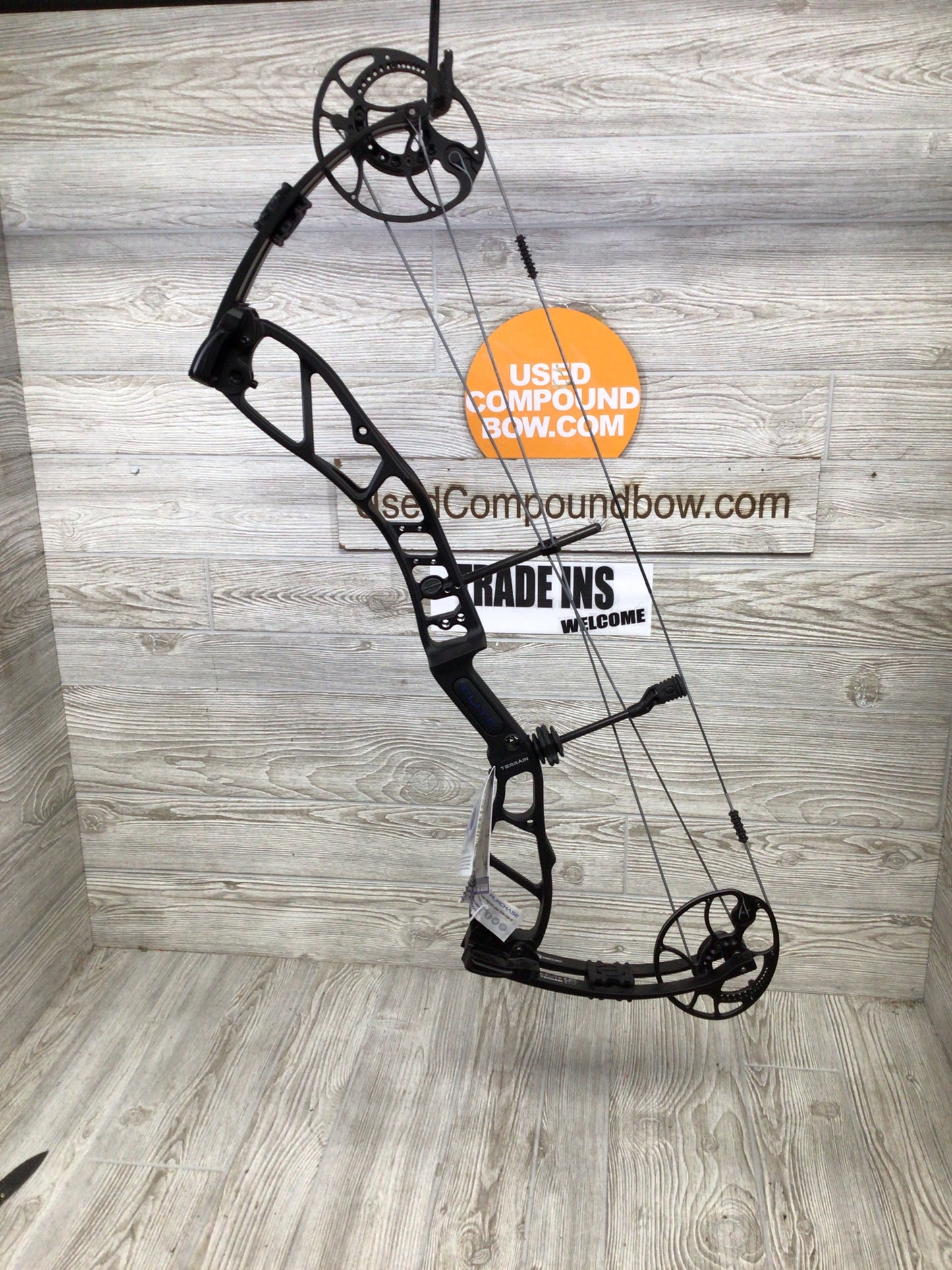 Elite Terrain RH Black 25.5-31.5" 45-60# Bow