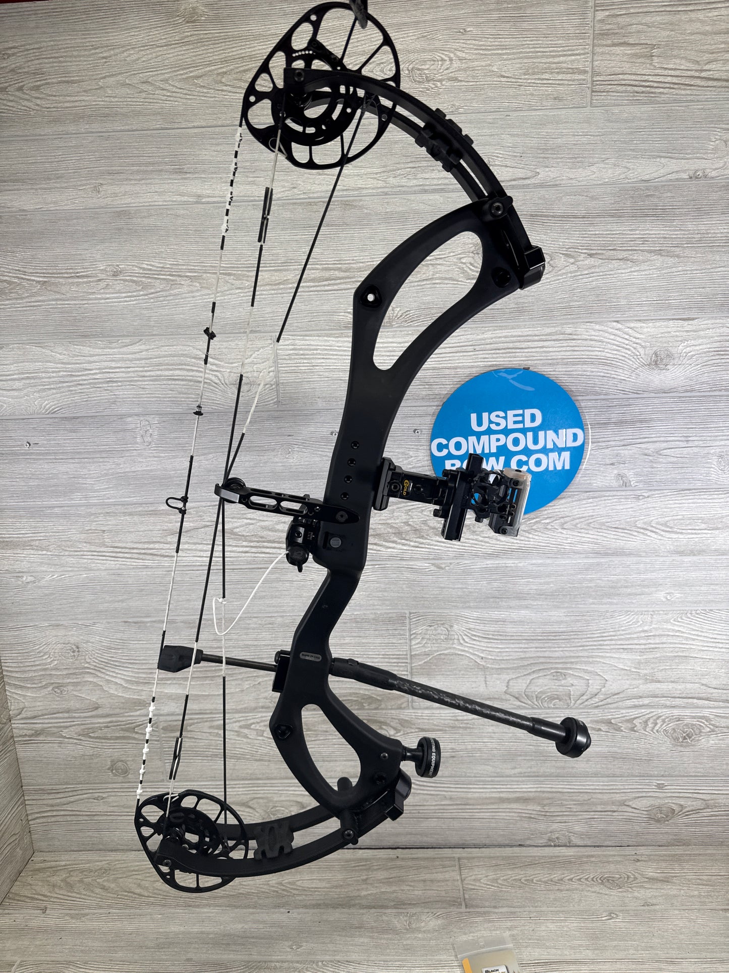 Used PSE Mach 30 FDS Black Right Handed Package gas strings