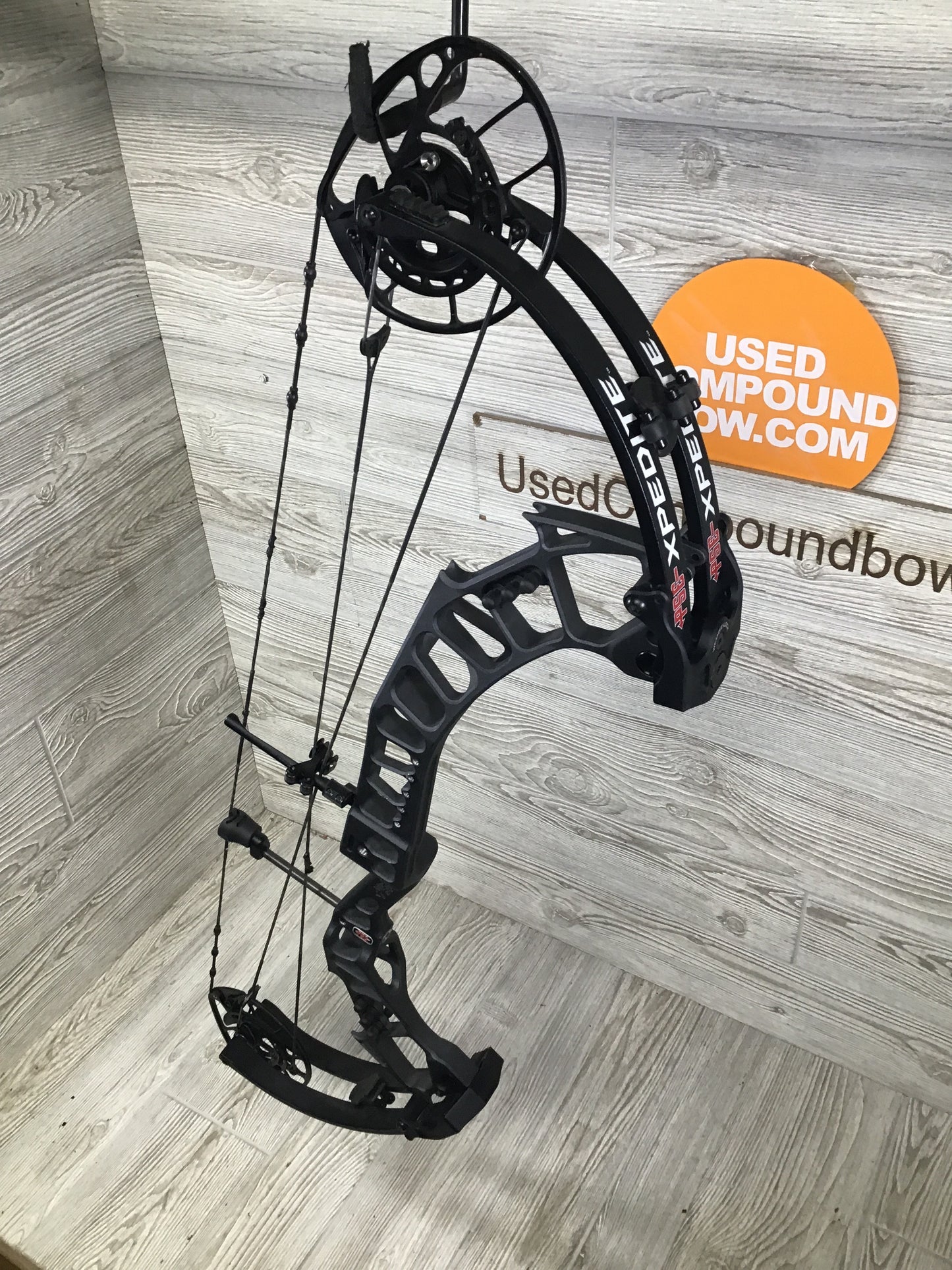 Used PSE Xpedite Right Handed 60-70# Gray
