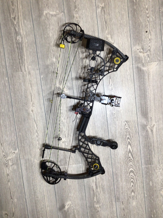 Used Mathews Heli-M Right Hand Bow 29" 70#