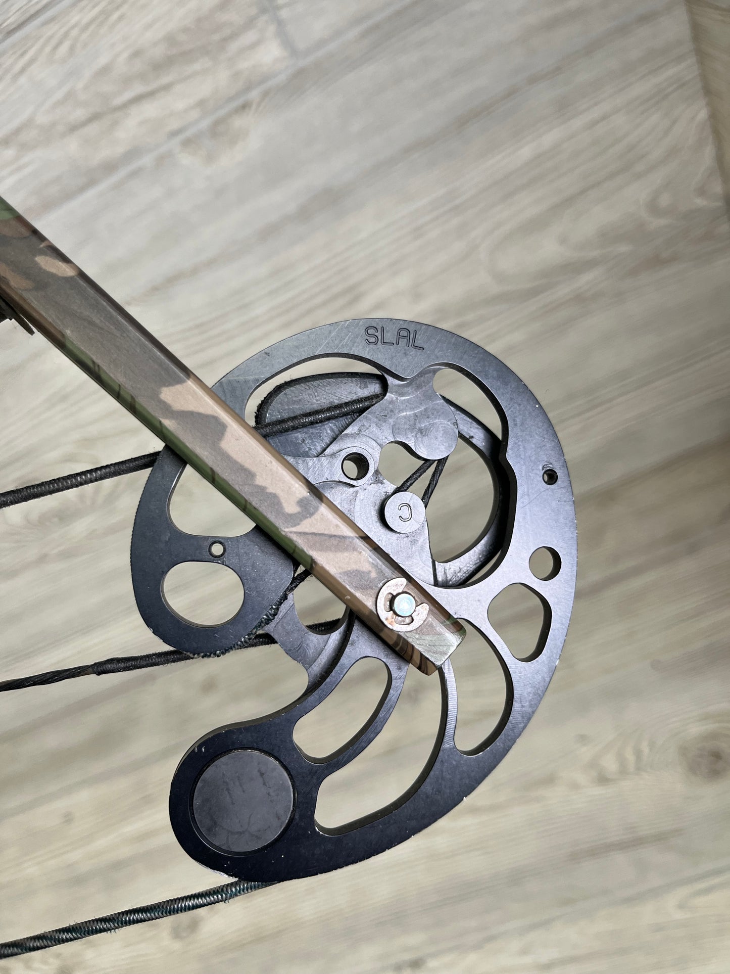 Used Mathews MQ1 30" 70lb Left Handed Bow