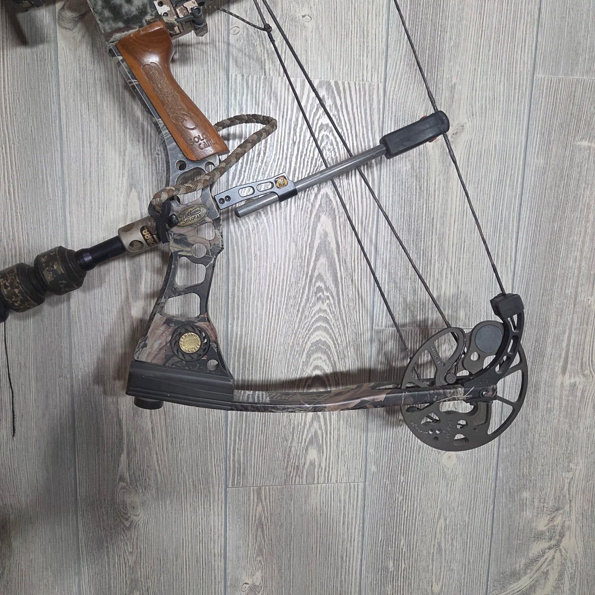 Used Mathews Outback RH 30" 70lbs Package