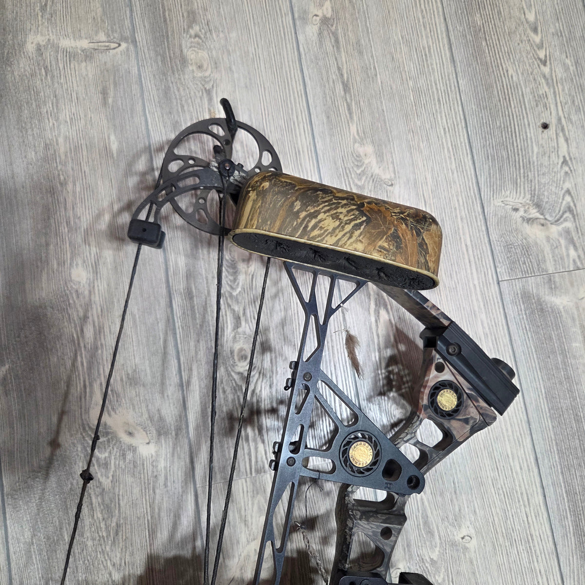 Used Mathews Outback RH 30" 70lbs Package