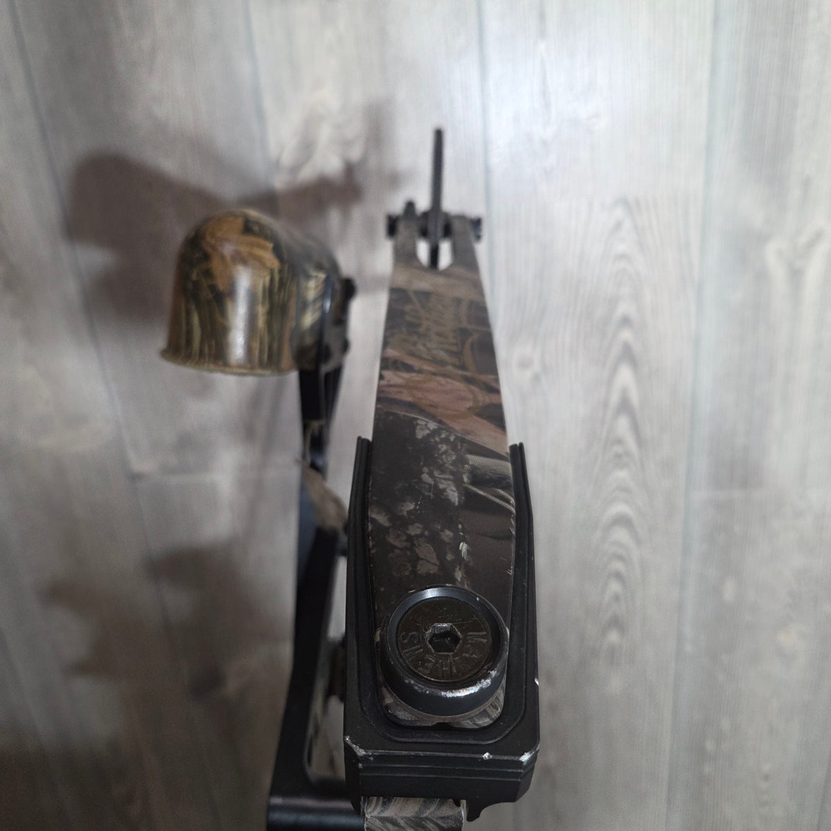 Used Mathews Outback RH 30" 70lbs Package