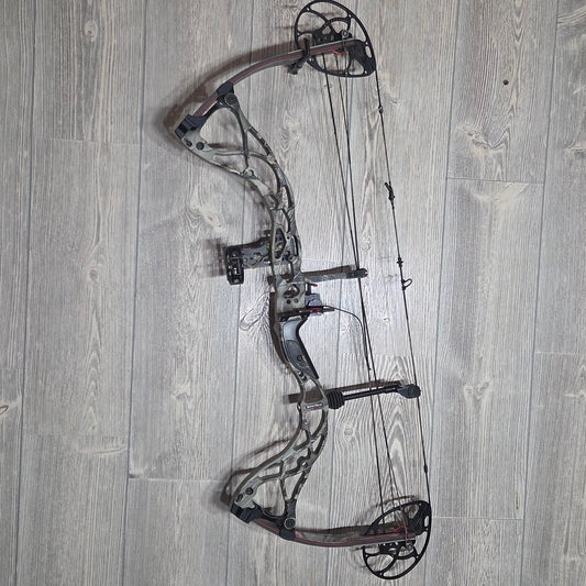 Used Bowtech Destroyer 340 Package Right Handed 70# Camo