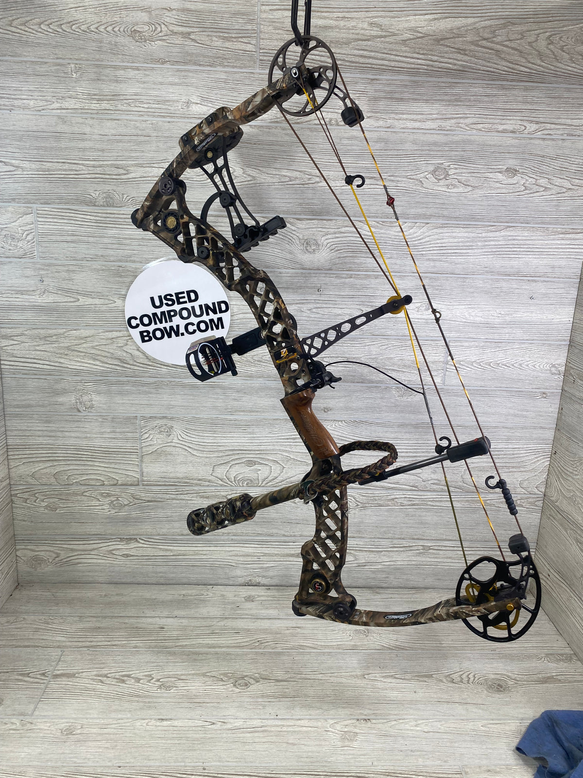 Used Mathews Z9 Right Handed 60-70lb 32" Bow Pkg