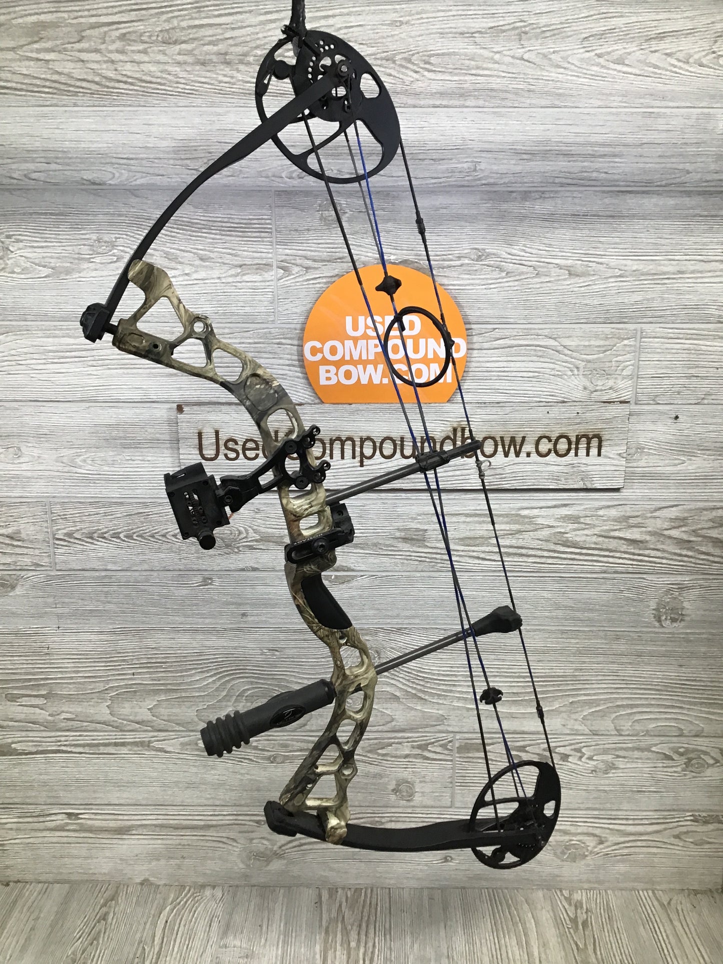 Diamond Infinite Edge Pro Left Handed Camo Hunting Package (5-70#)