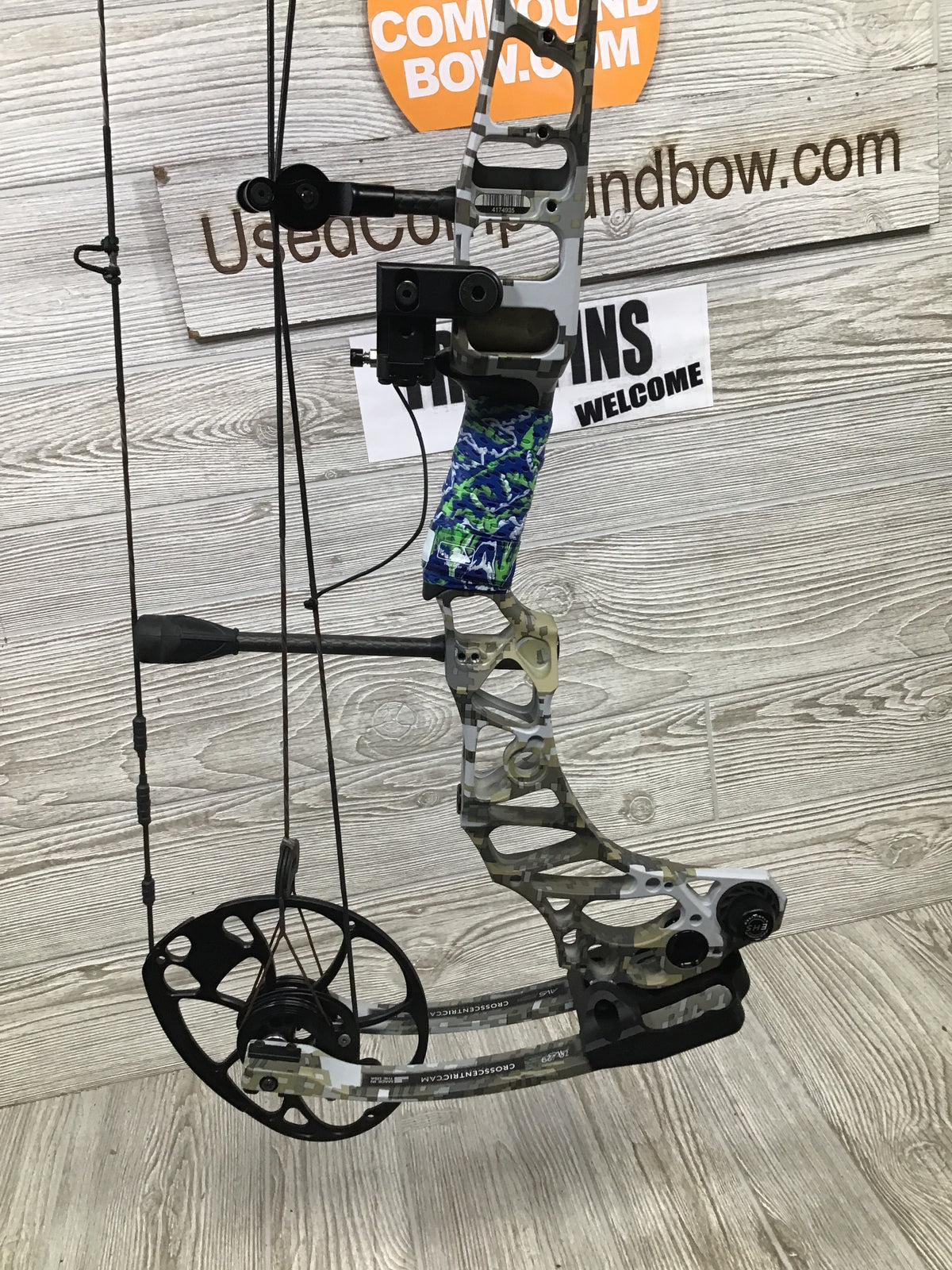 Used Mathews Vertix RH Sitka Elevated II 30"/70LBS