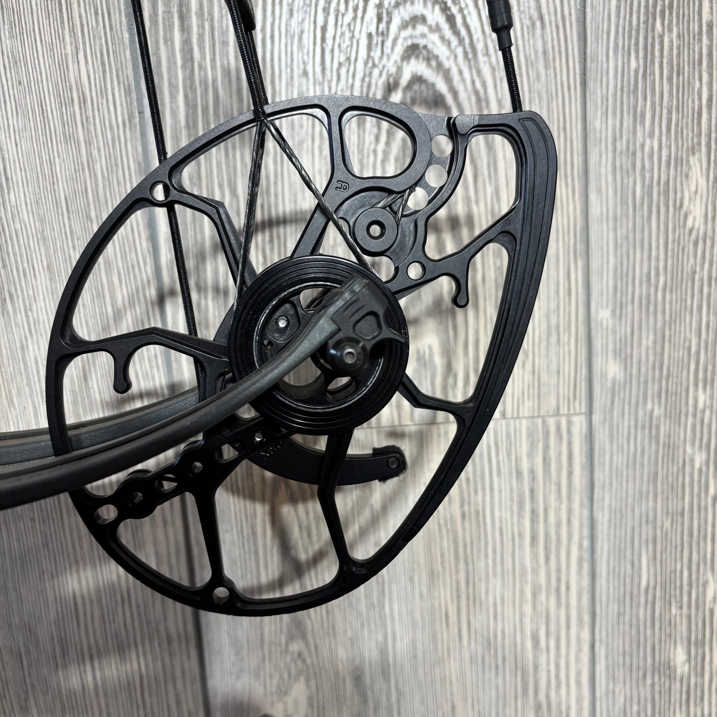 Used Mathews Lift X 33 RH Shale