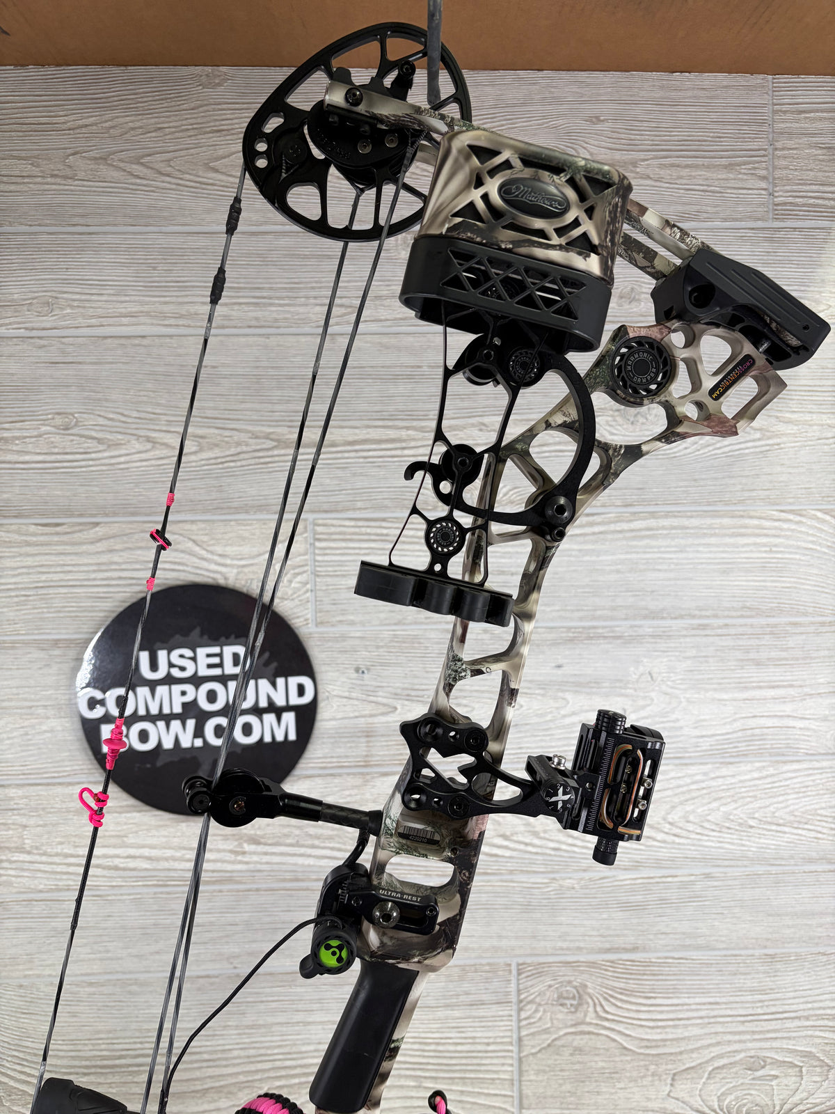 Used Mathews Avail RH Lost XD camo bow package 27" 50#