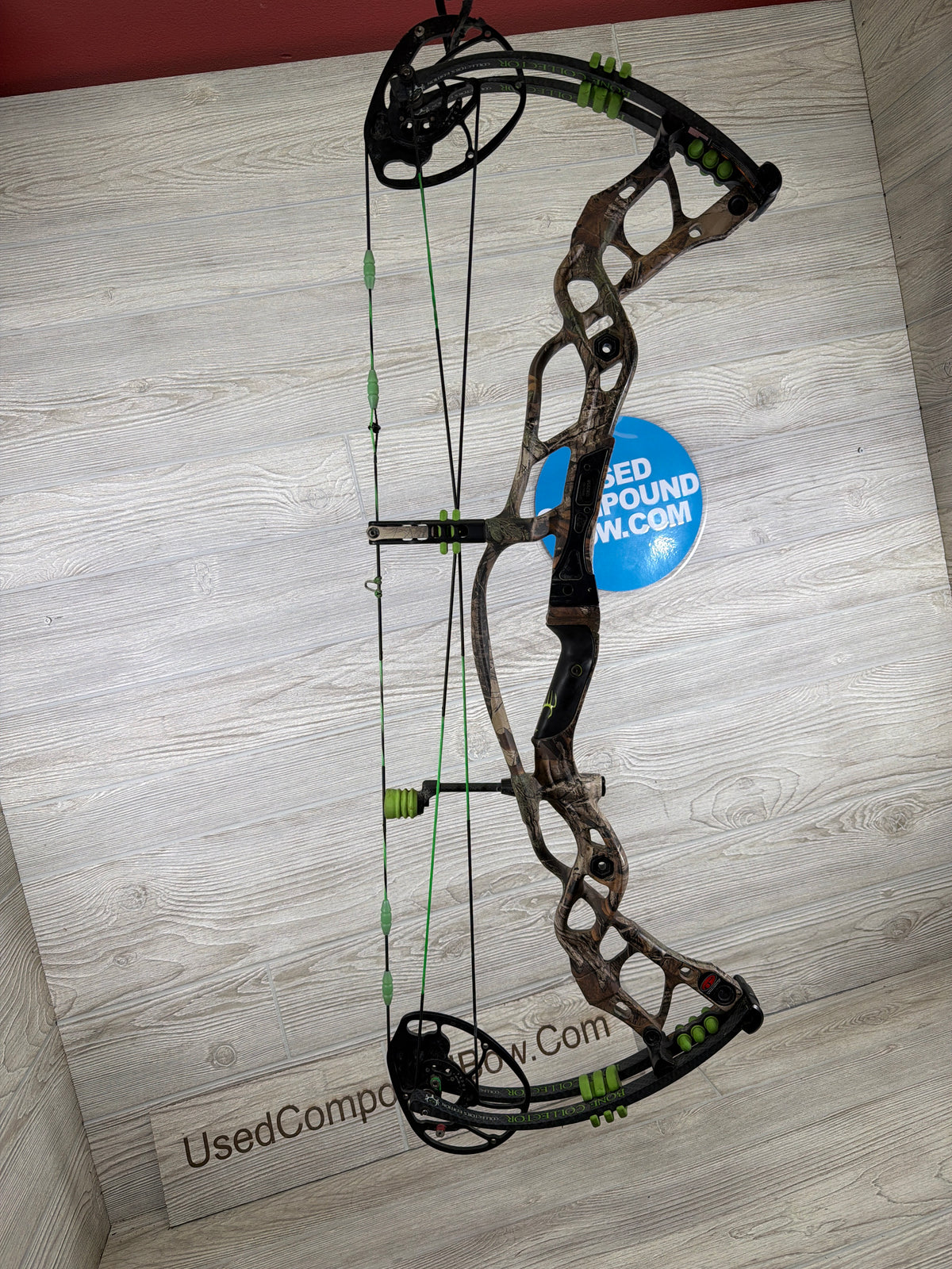 Used Hoyt Carbon Defiant #3 cam 29" 70lb Right Hand Realtree Bow