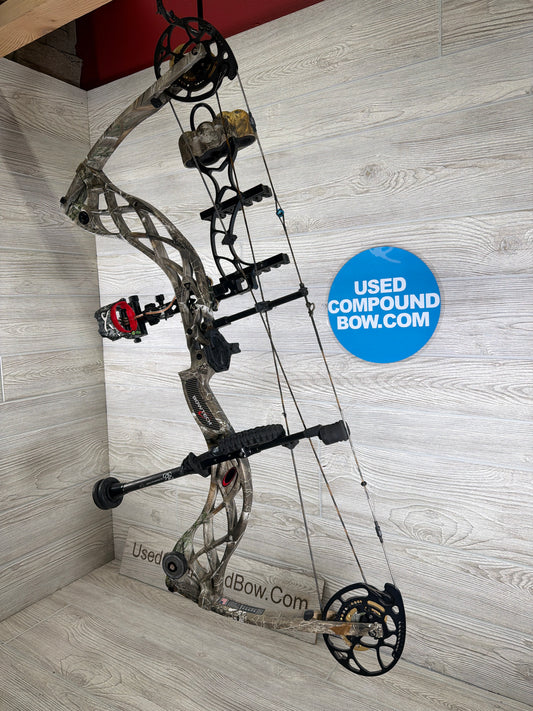 Used Bowtech Carbon Icon 28" 70lb Right Hand Camo Bow Pkg