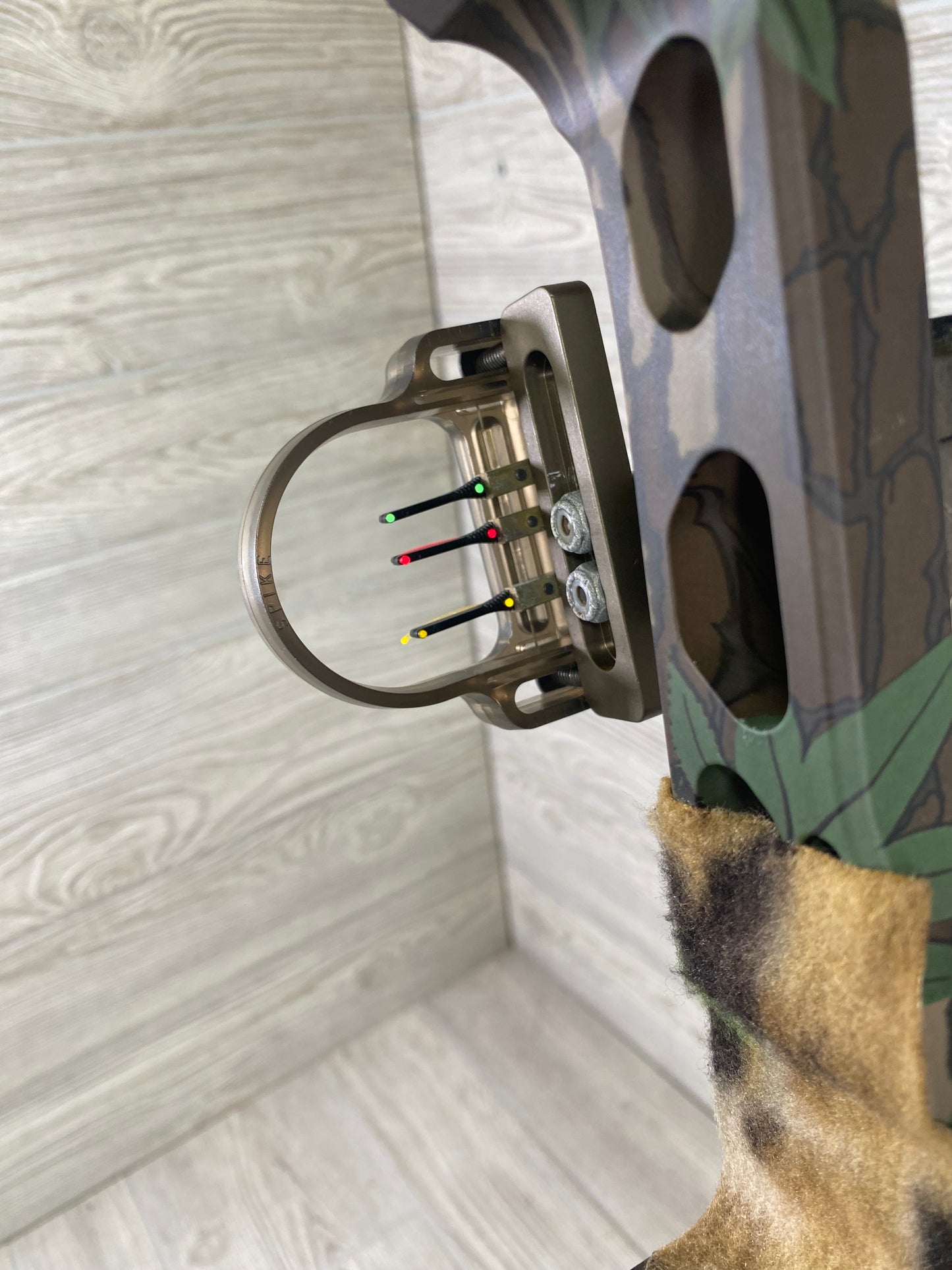 Used Mathews Conquest Light 31" 70lb Right Handed Bow Package