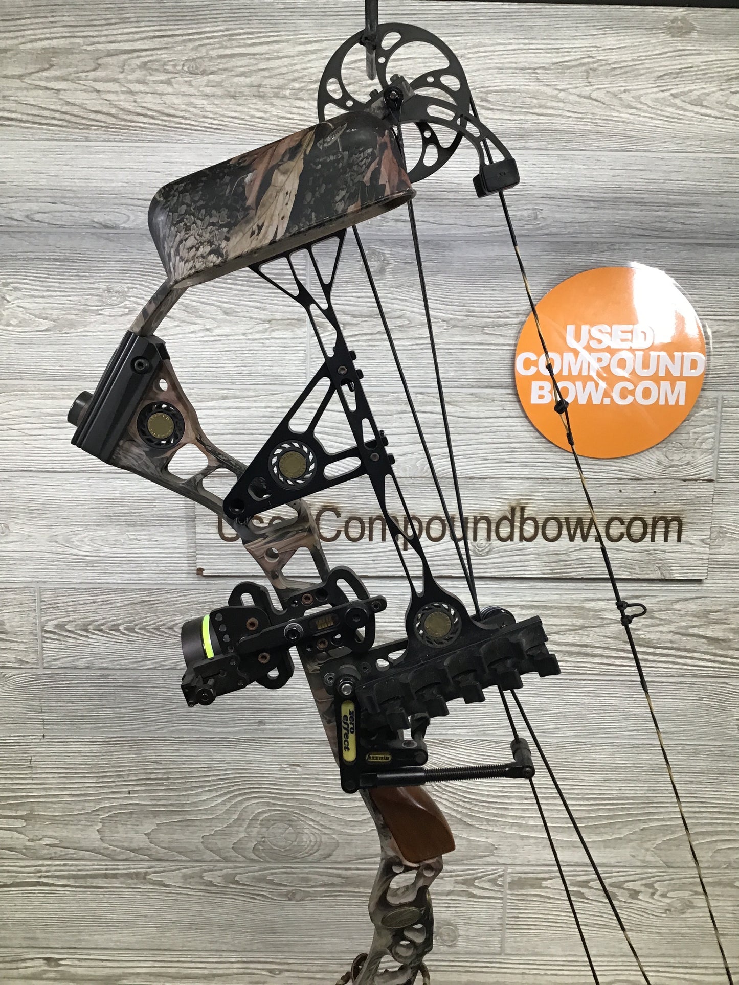 Mathews Outback 30" 60lb Left Handed bow Package