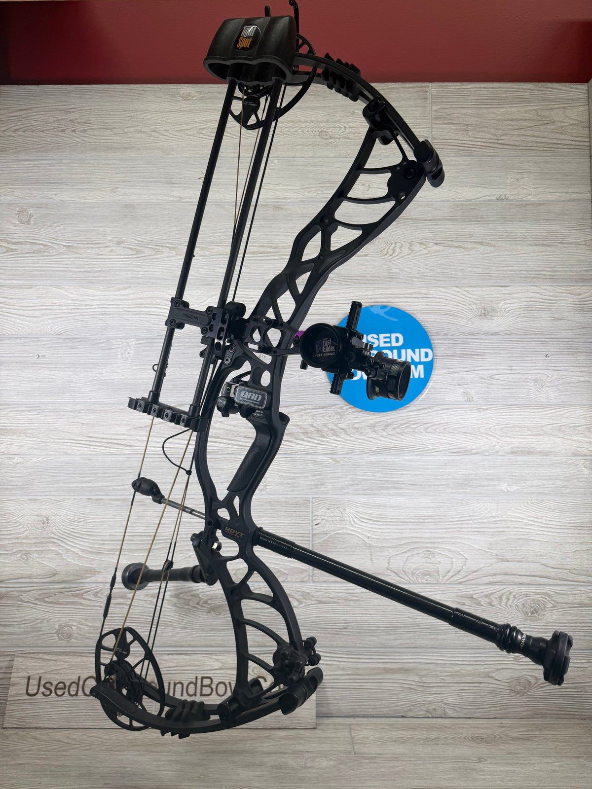 Used Hoyt Helix Ultra RH Black 29-32" 60-70# PKG