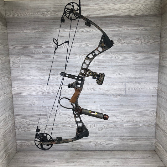 Mathews Switchback Right Handed 30" 60-70# Package USED