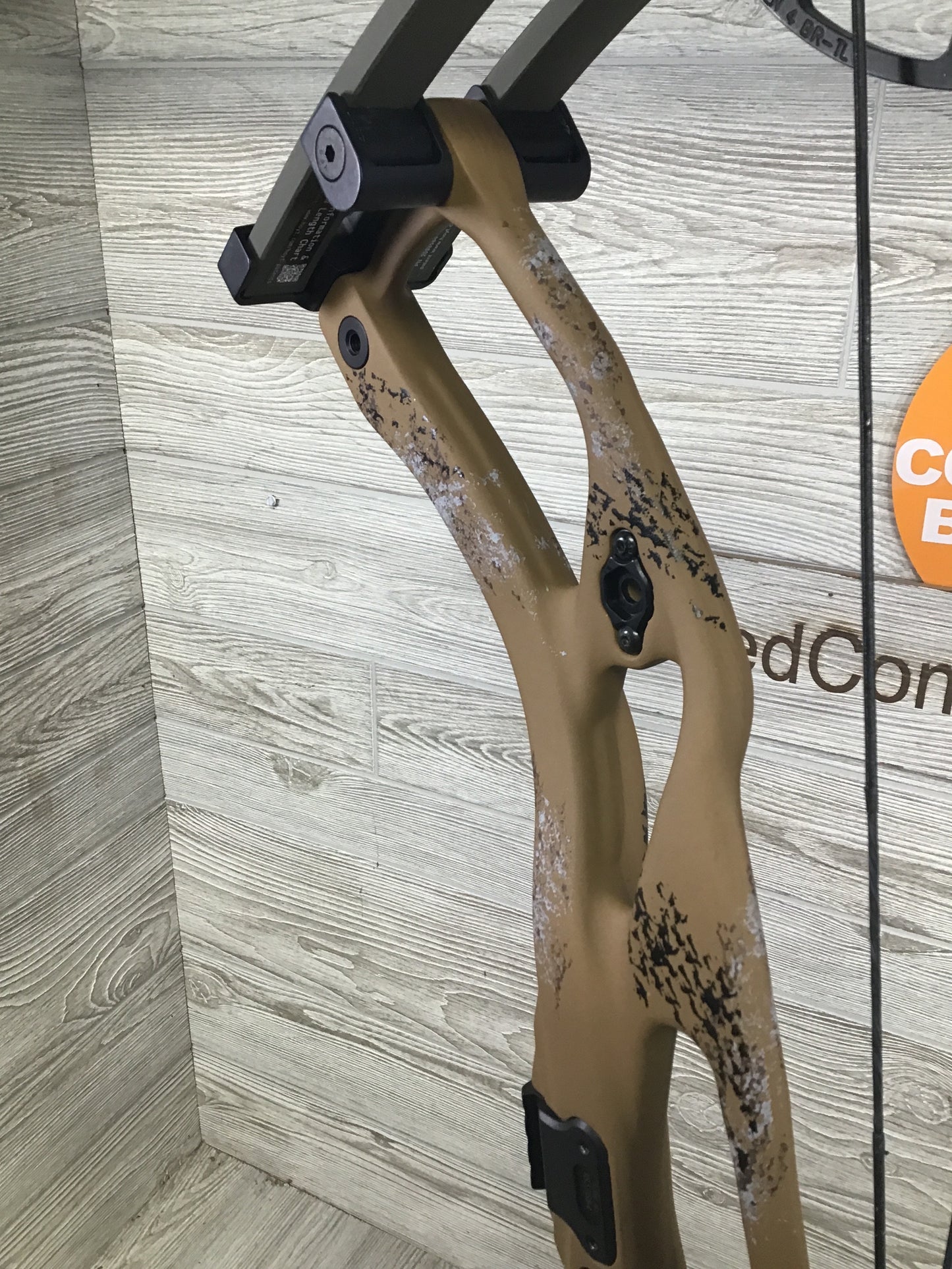 Hoyt RX-9 Ultra Left Handed 70-80# 29" Bourbon Riser/Wilderness Limbs W/System X strings
