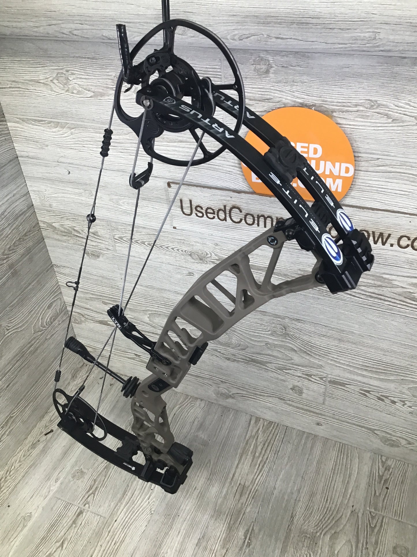 Elite Artus Right Hand Sienna Brown 50-60# Bow