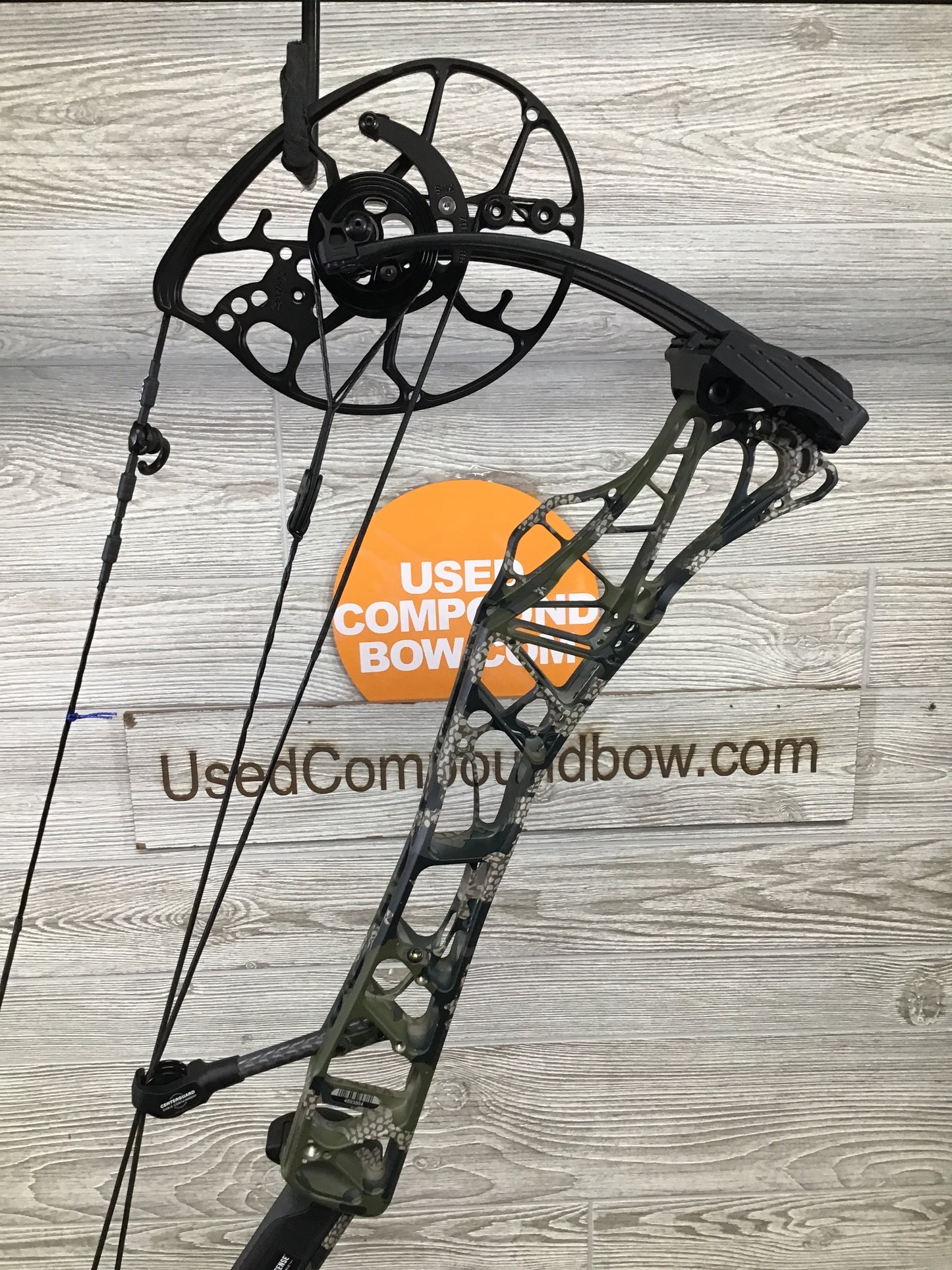 Used Mathews Lift X 29.5 Right Hand Kuiu Verde riser/ Black limbs 27"/70#