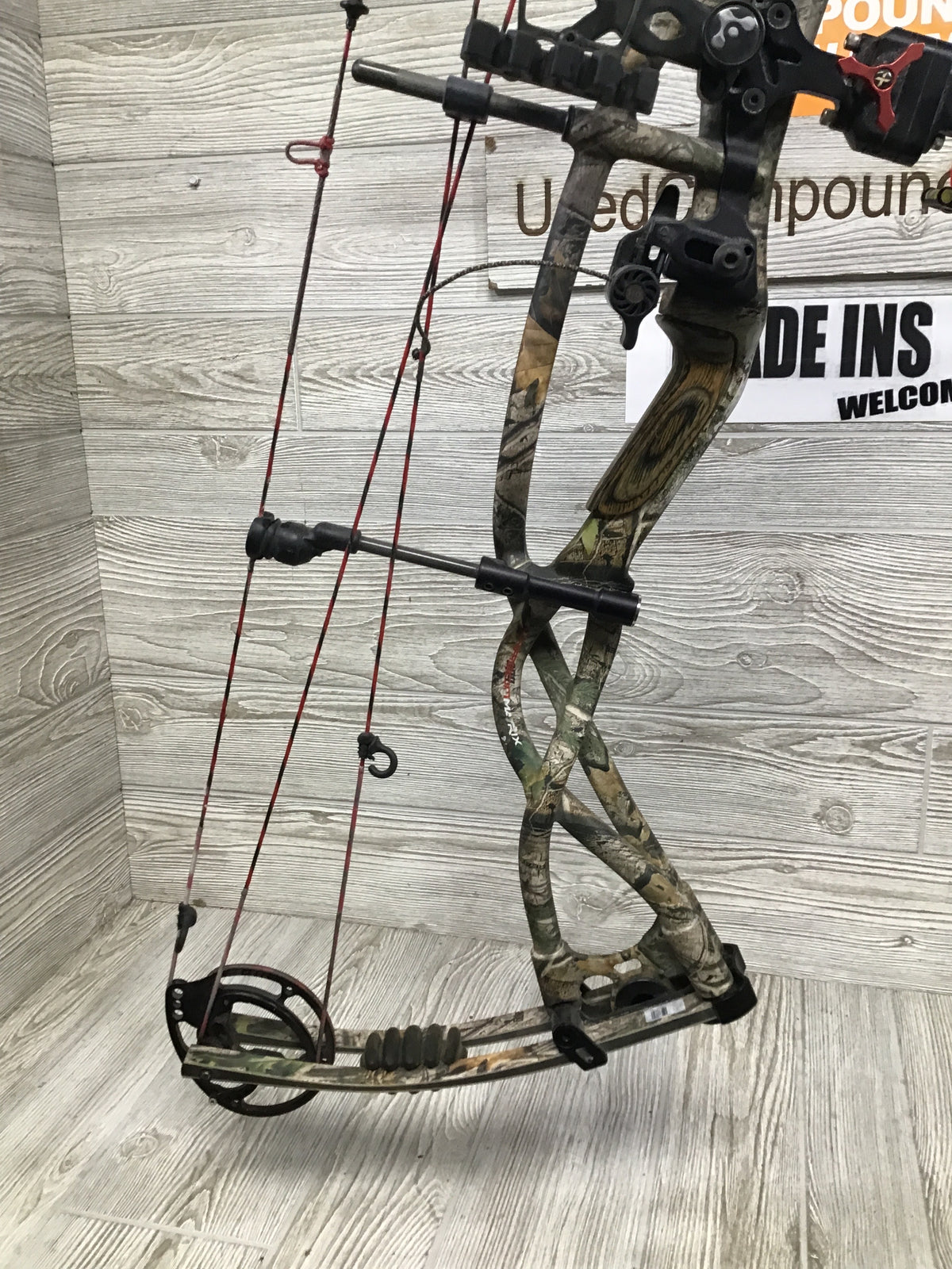 Used Hoyt Carbon Matrix 29" 70lb Right Hand Camo Bow Pkg