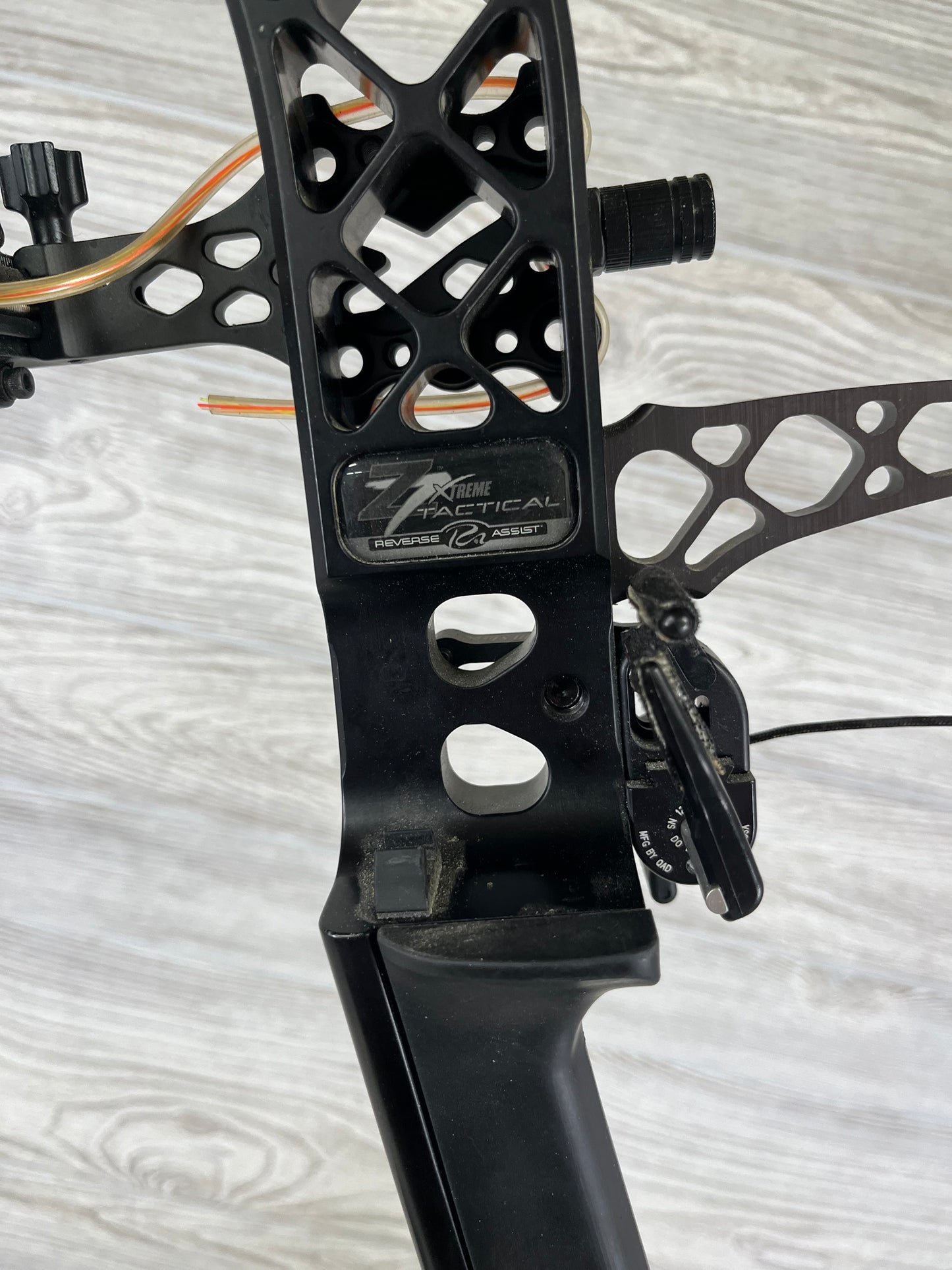Used Mathews Z7 Xtreme TACTICAL 25.5" 70lb RH Bow Pkg