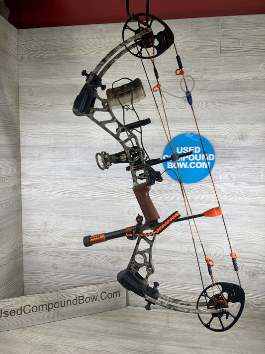 Used Mission Ballistic 28" 70lb Right Hand Camo Bow Pkg