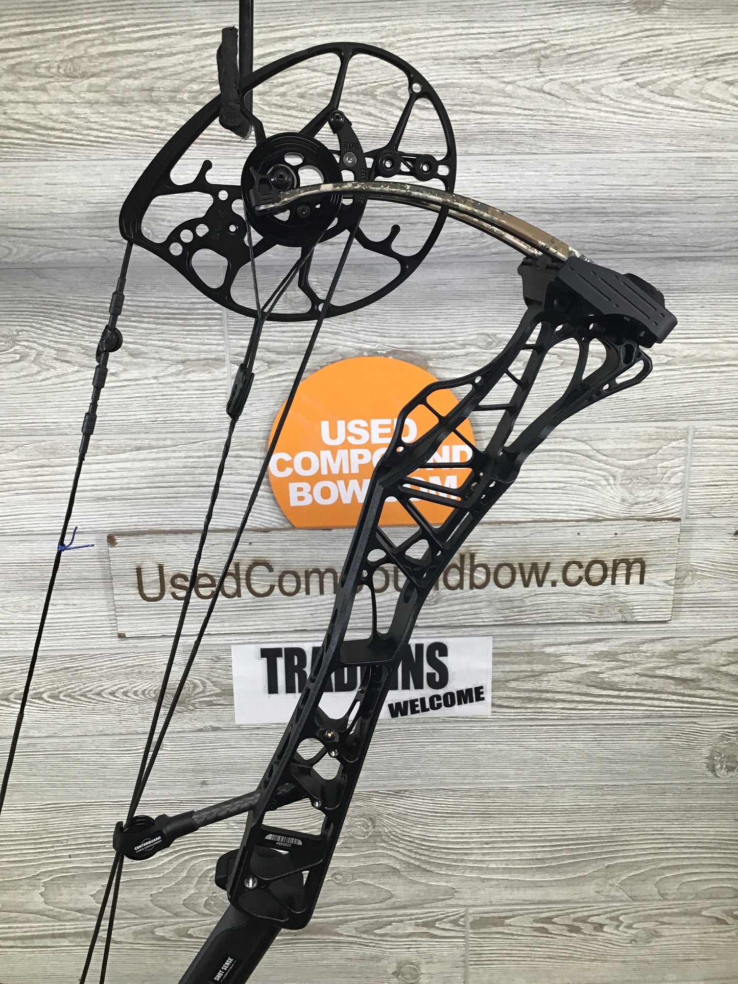 Used Mathews Lift X 29.5 Right Hand 29"/70# Black Riser/First Lite Limb