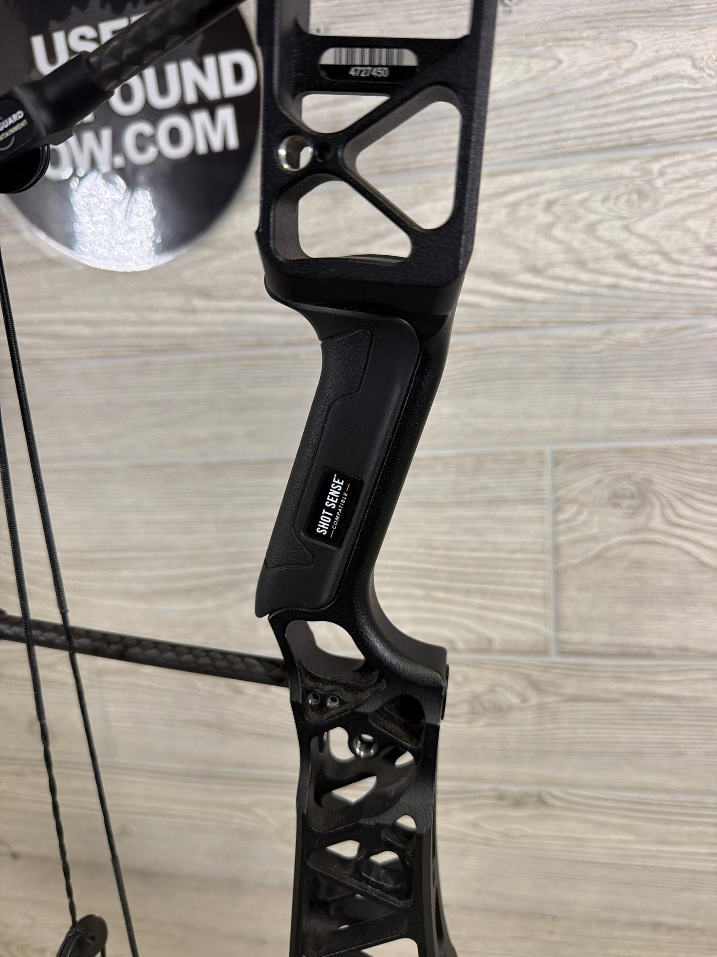 Used Mathews Lift 33 Black Right Hand 31" 70LB