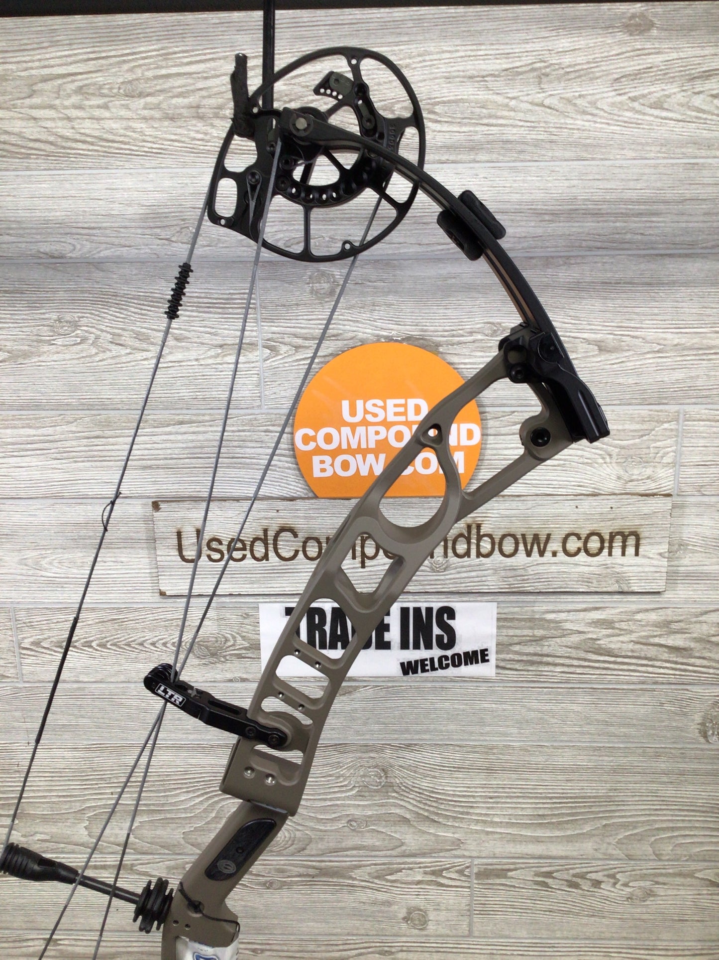 Elite HNTR33 Sienna Brown RH Bow 60-70#