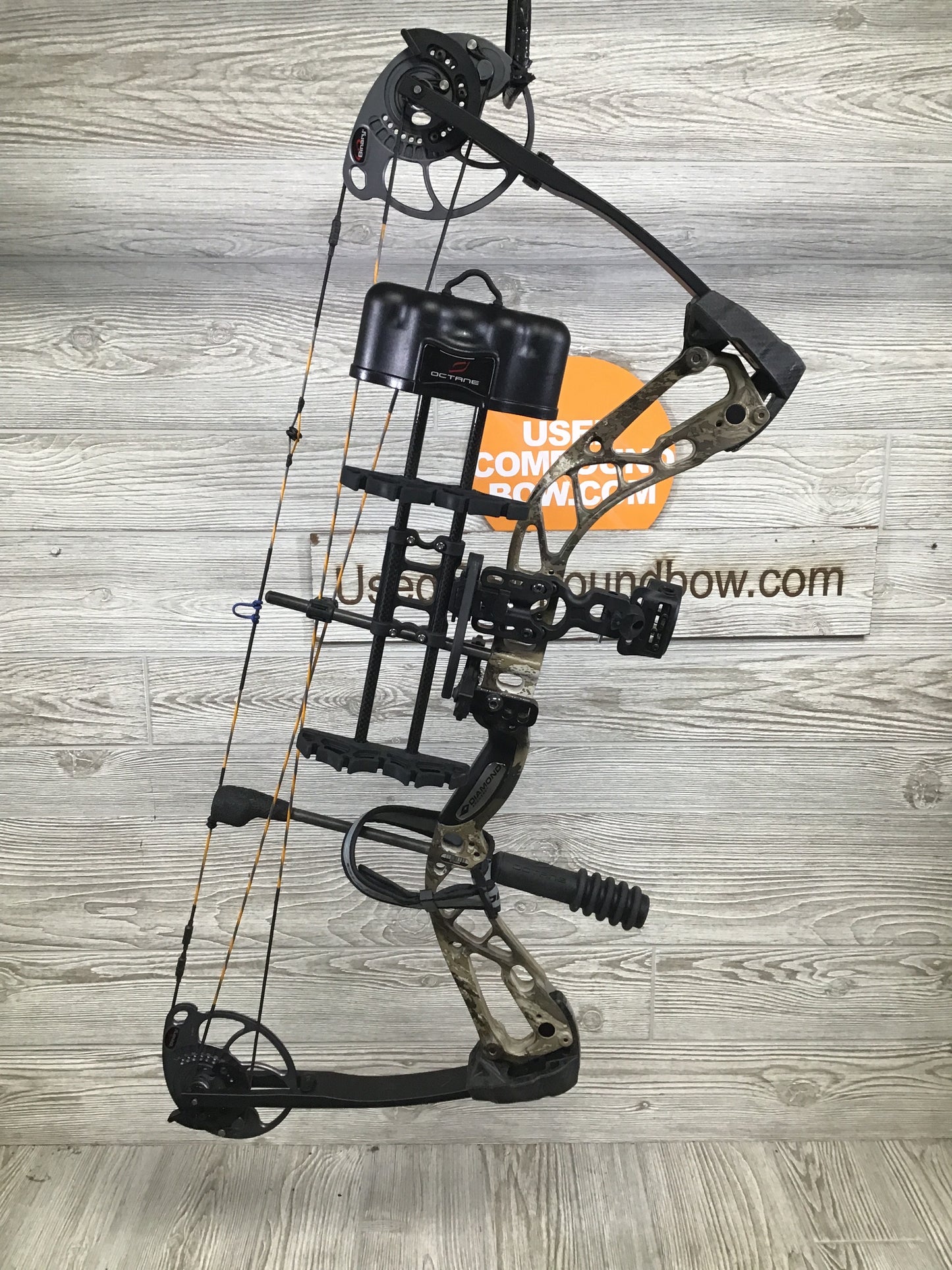 Used Diamond Edge SB-1 Kryptek Highlander Camo Right Handed Bow