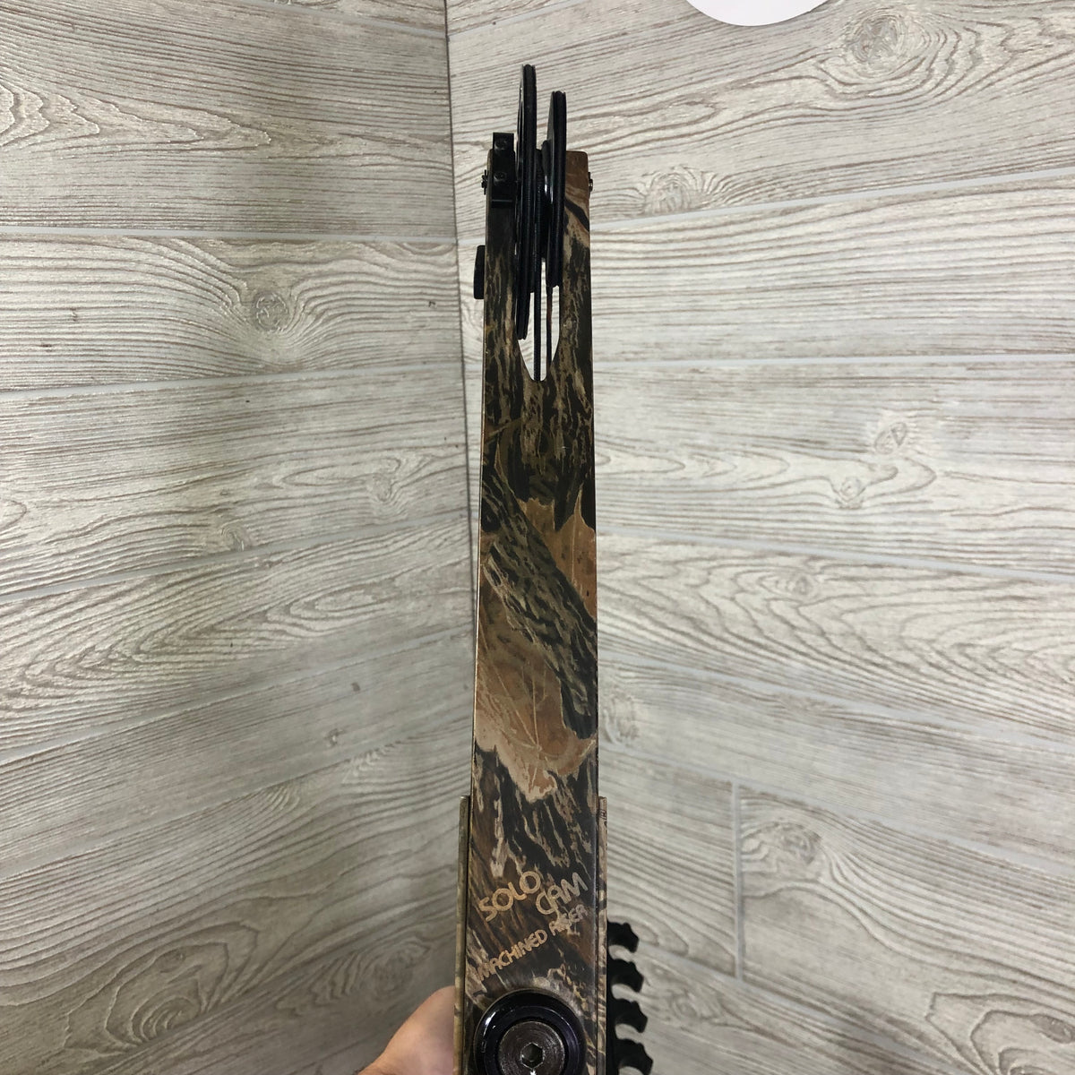 Used Mathews Legacy Right Handed 30" 70lb
