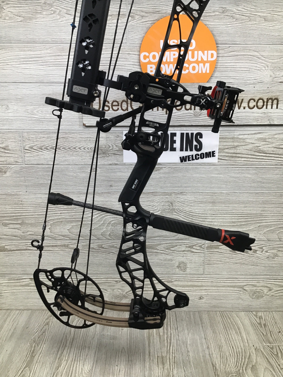 Used Mathews Lift X 29.5 Right Hand Black riser/Earth limbs Bow 27/65 Pkg
