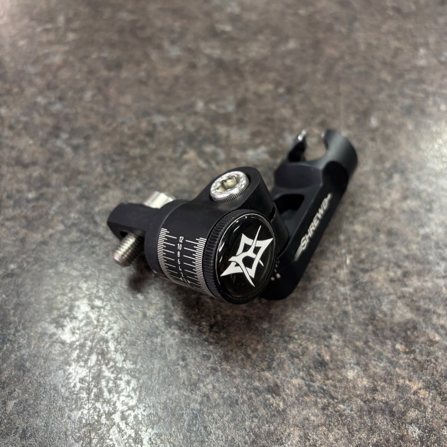 Used Shrewd Vantage 7" Stabilizer set with Atlas V-Bar and Quick Disconnect