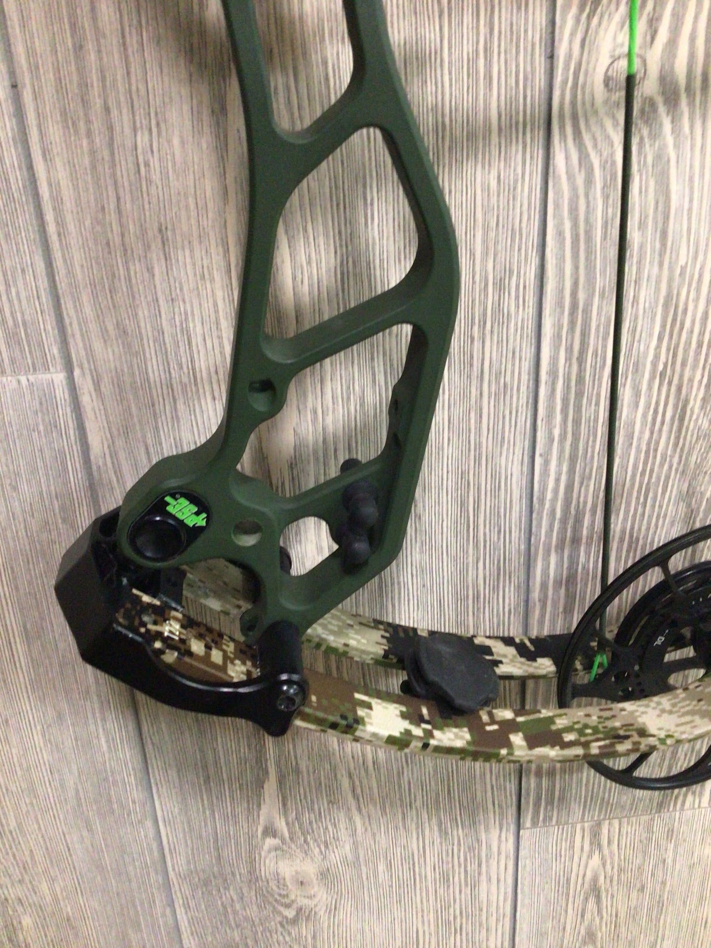 PSE EVO NTN Nock On 33 Right Hand 29" 70lbs