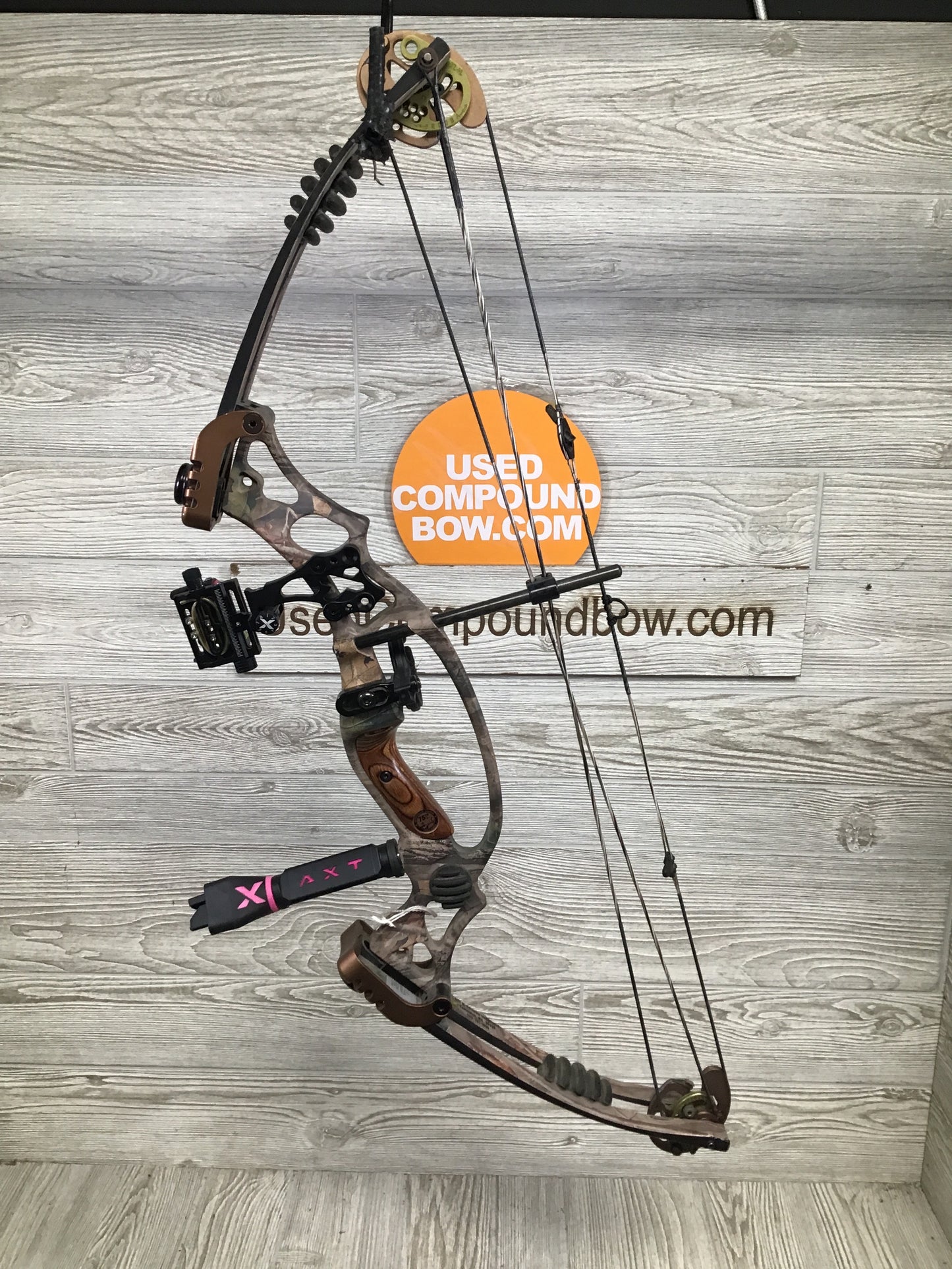 Hoyt Selena Left Handed package 22.5-25" 40-50# camo