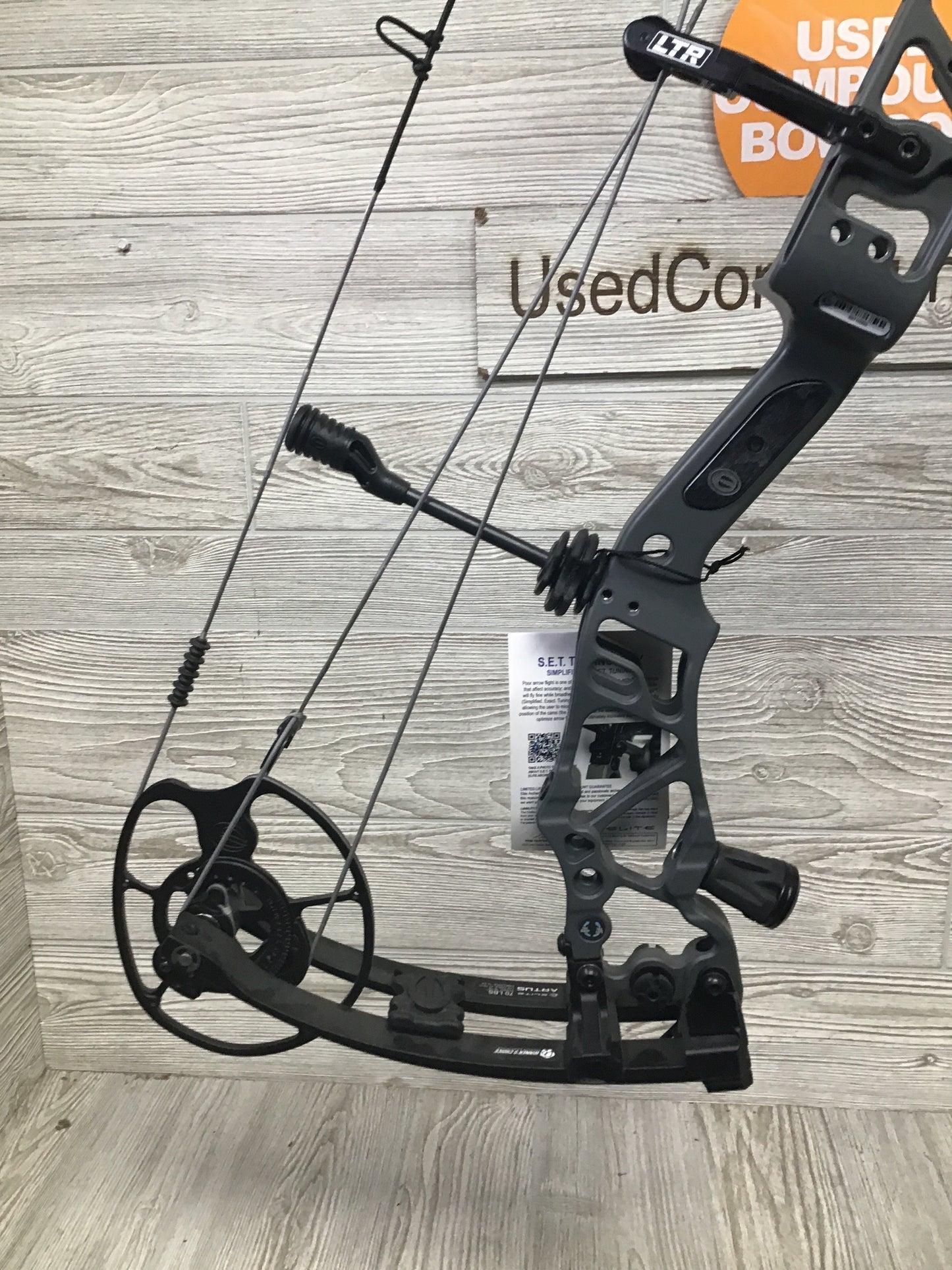 Elite Artus Right Handed Slate Gray 60-70lb