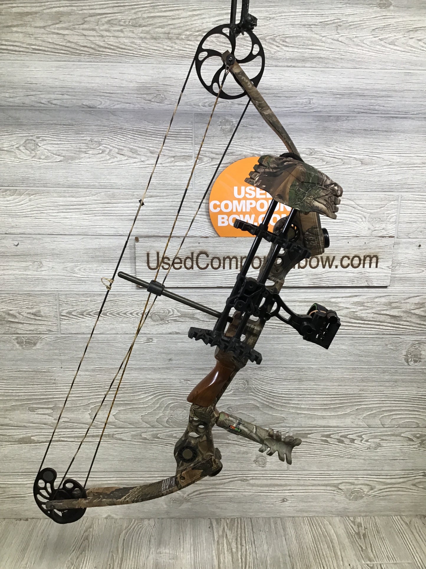 Used Mathews SQ2 28" 70 lb Realtree X-tra Hunting PKG